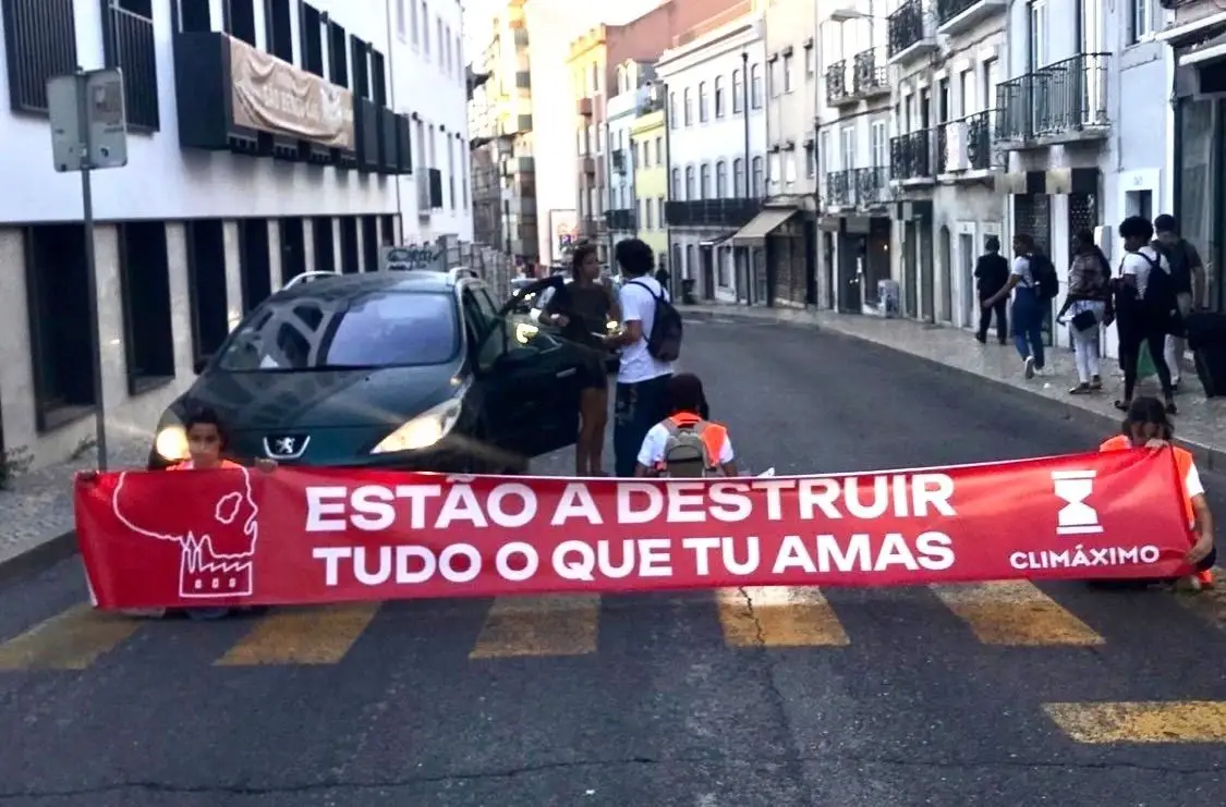 Ativistas do Climáximo voltam a protestar em Lisboa. Três detidos pela PSP