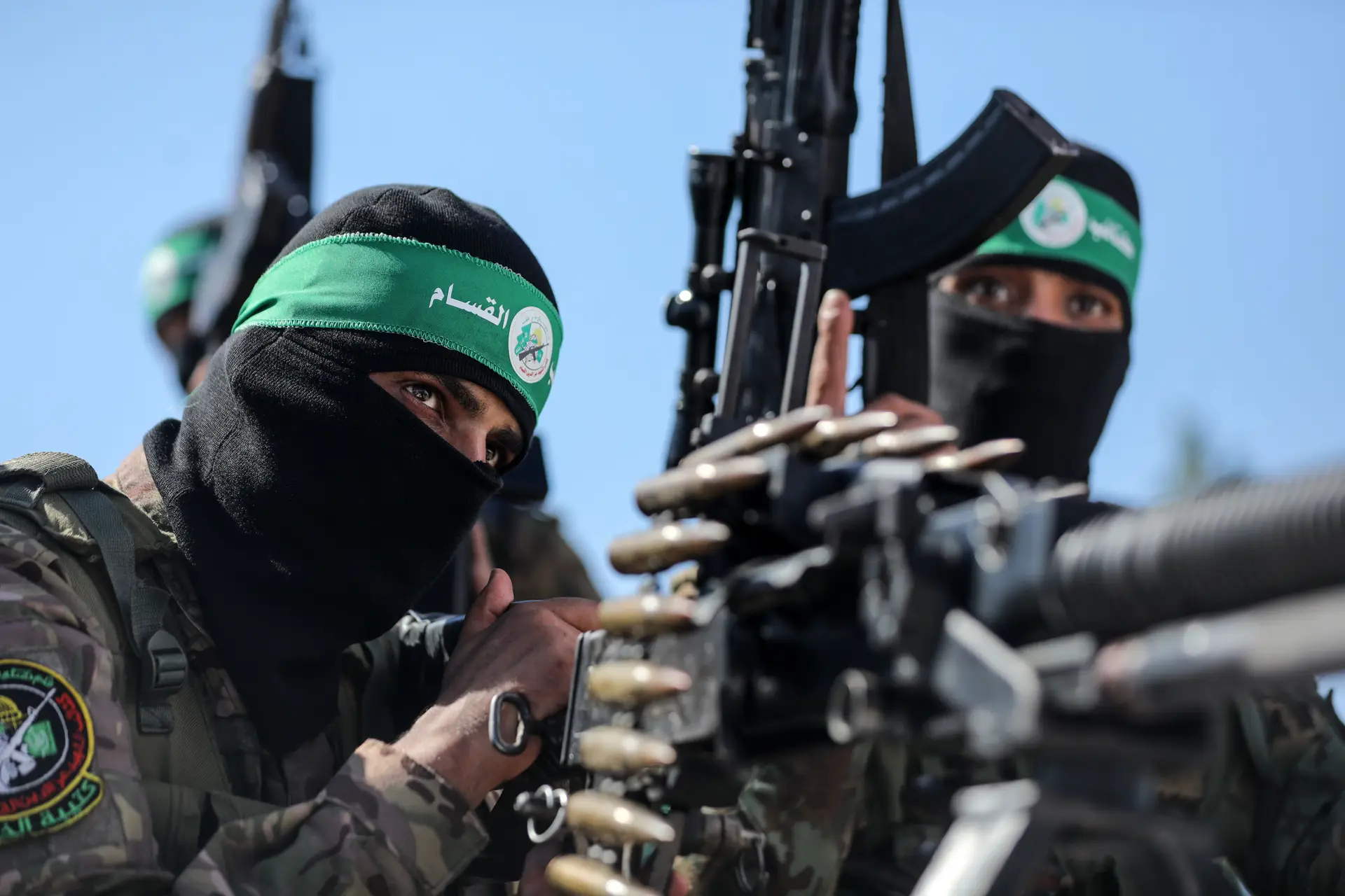 Combatentes palestinos da ala militar do Hamas