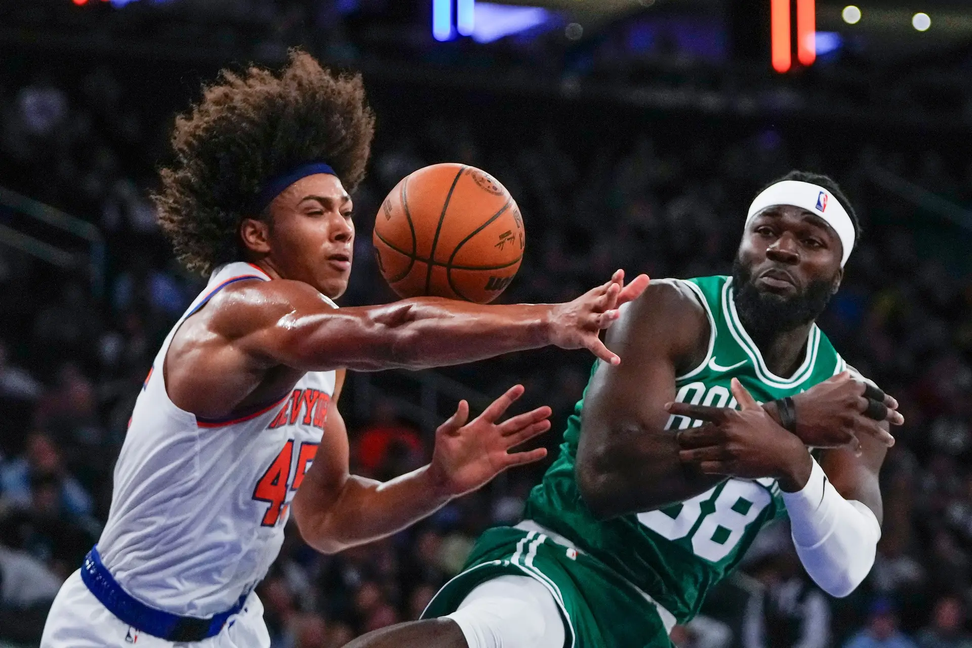 Neemias Queta durante a sua estreia ao serviço dos Boston Celtics.