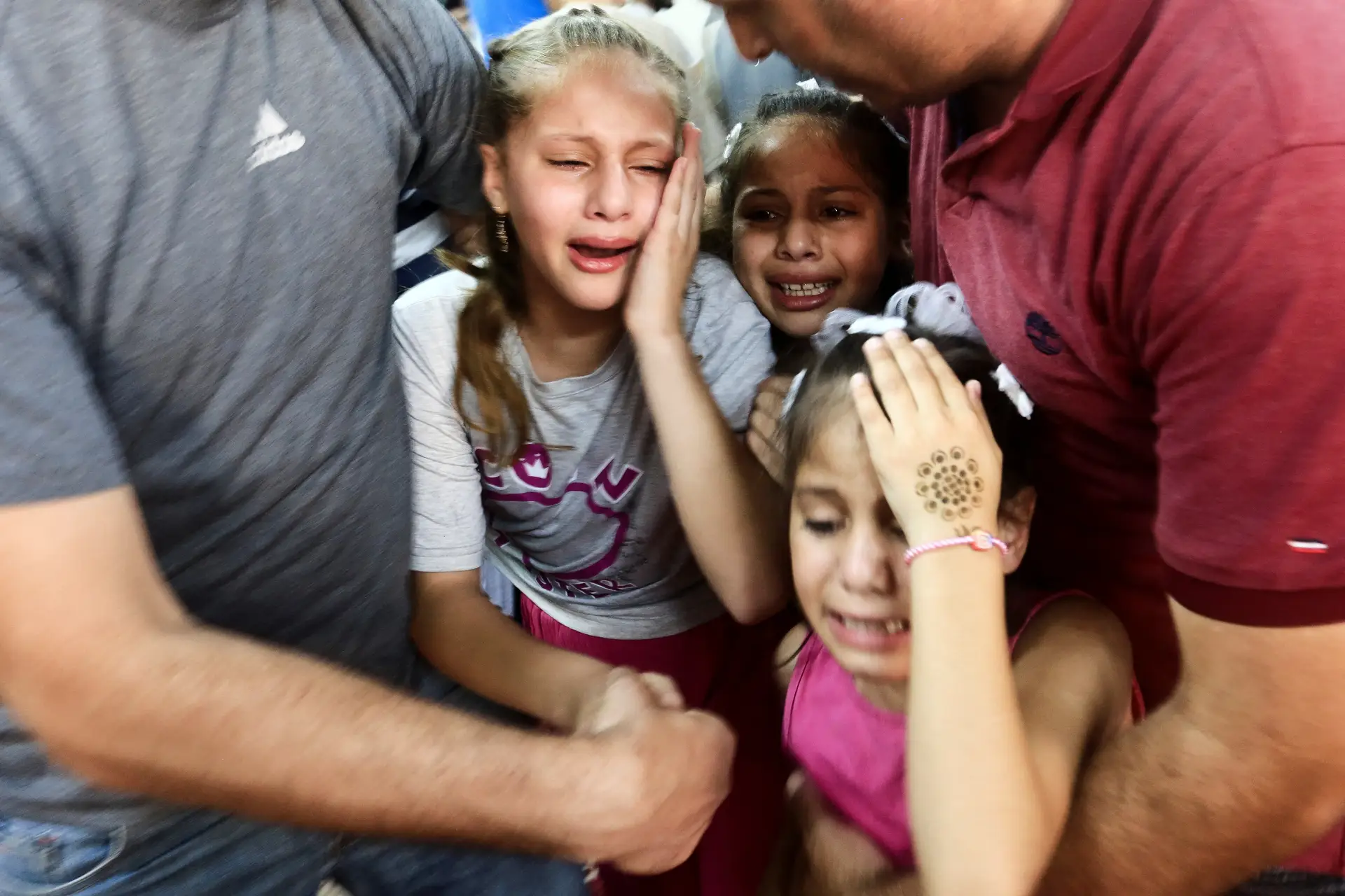 Tenho 11 anos e vivo com medo”: assim é ser criança em Gaza - SIC Notícias