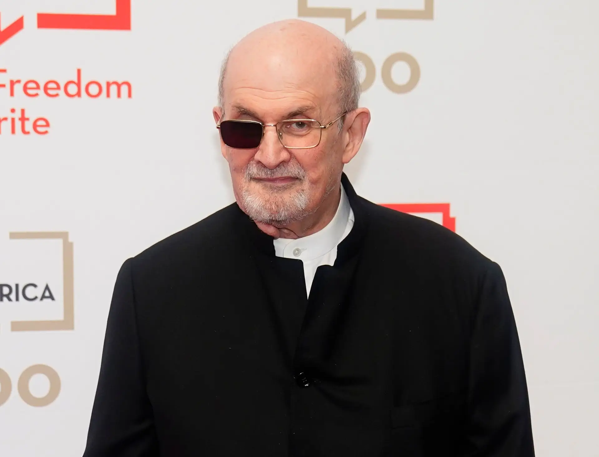 O escritor britânico Salman Rushdie