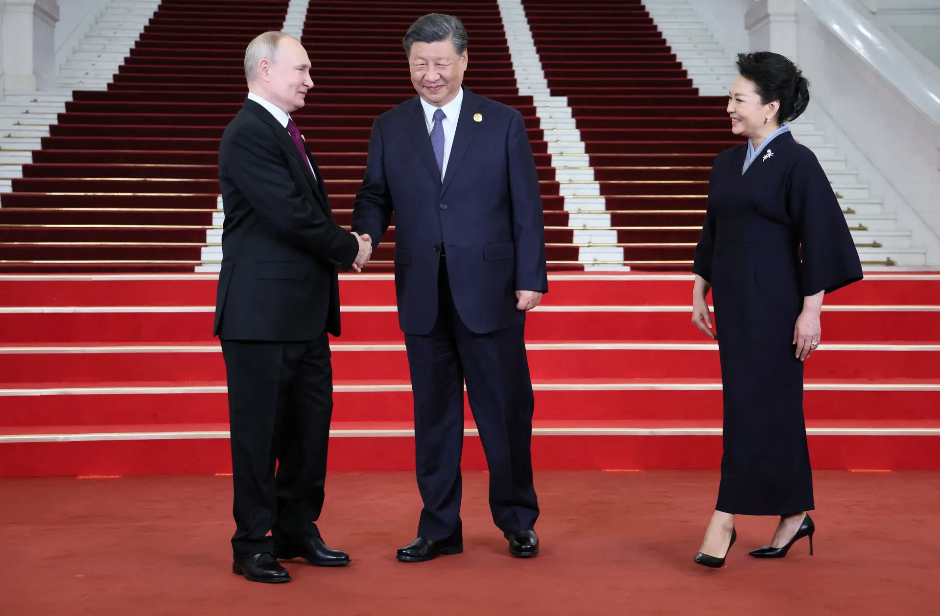 Putin recebido na China para "diálogo amigável e franco"