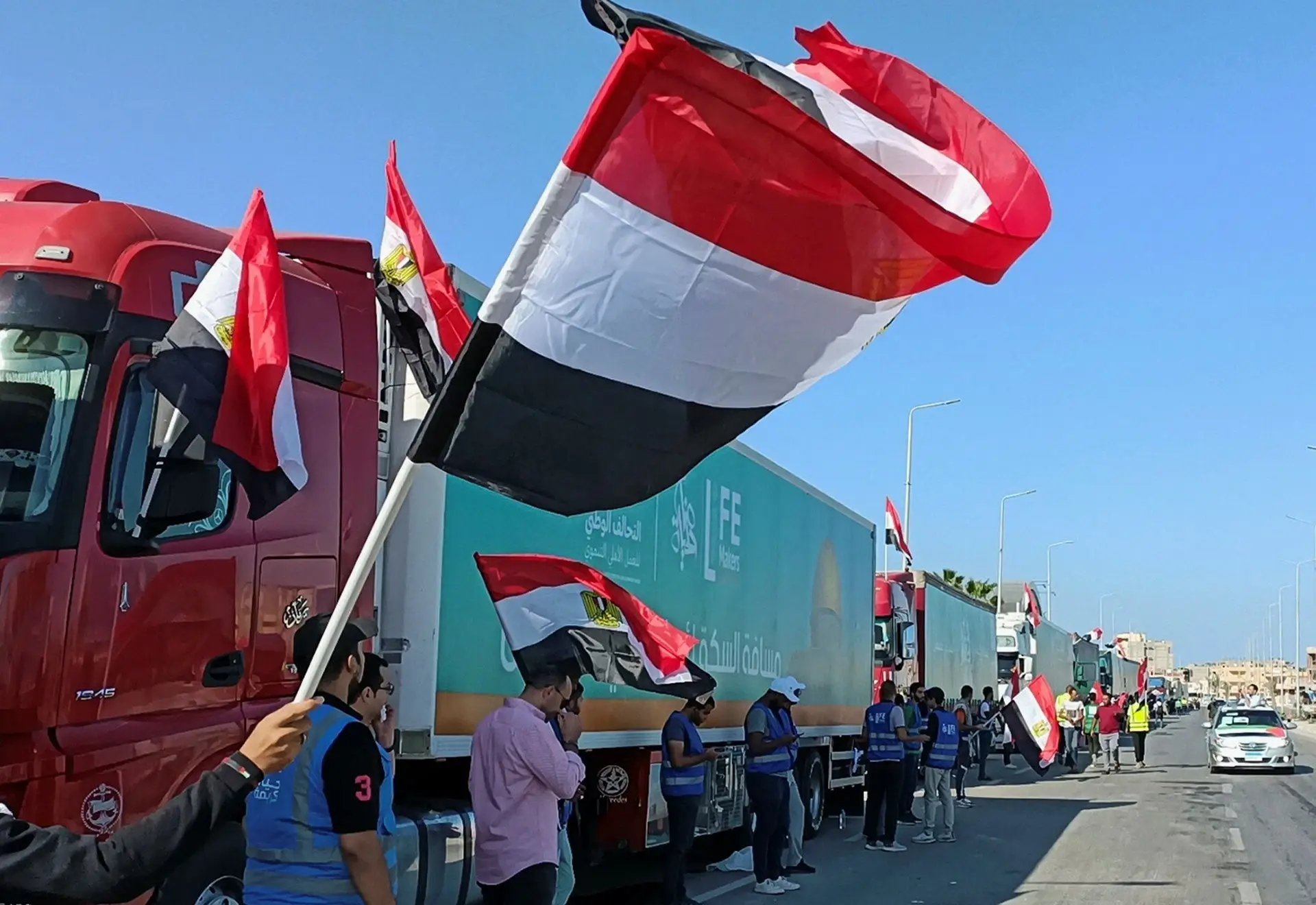 Tréguas Israel-Hamas: 200 camiões de ajuda humanitária autorizados a entrar em Gaza