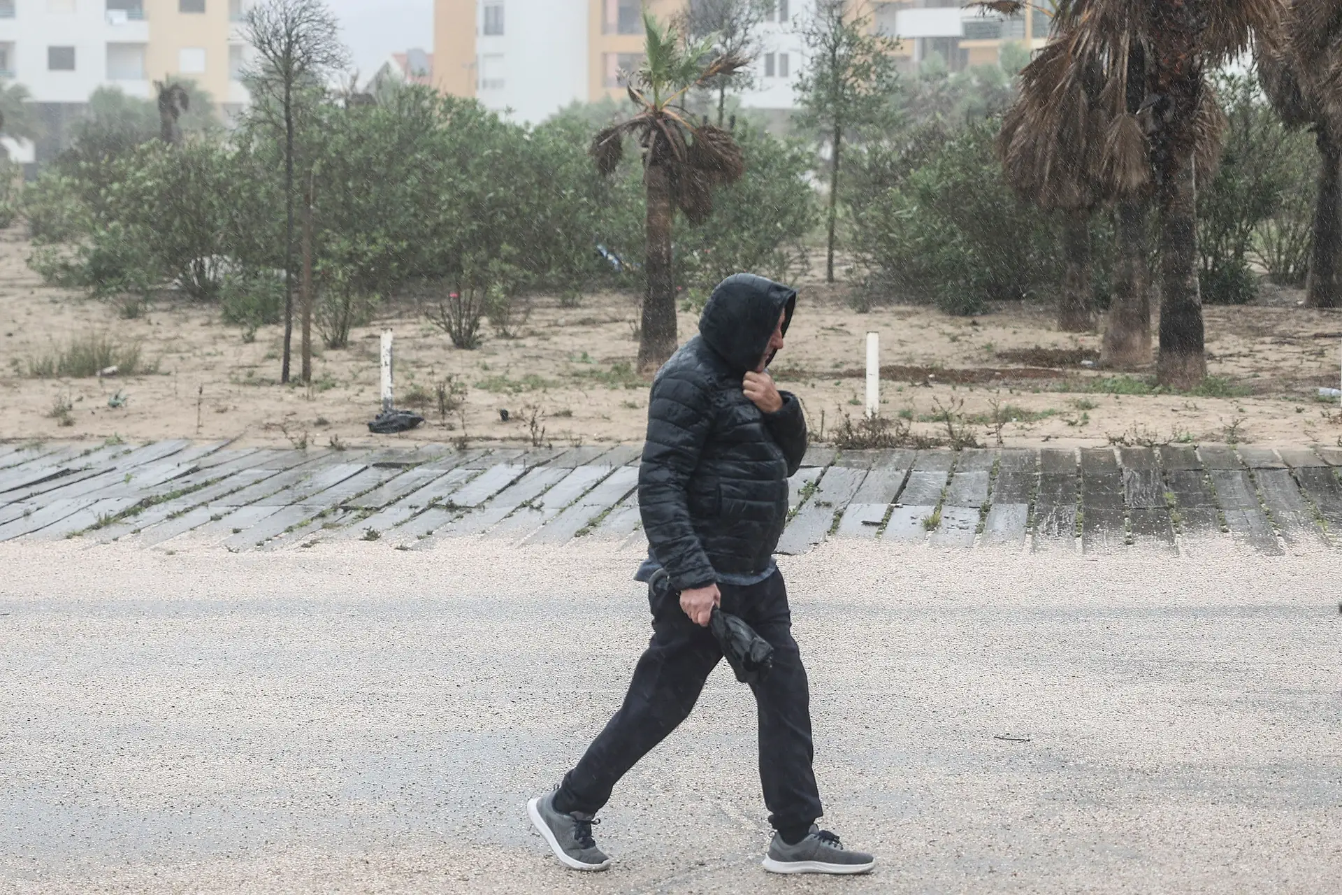 Chuva forte está de regresso na quinta-feira, vários distritos sob aviso laranja