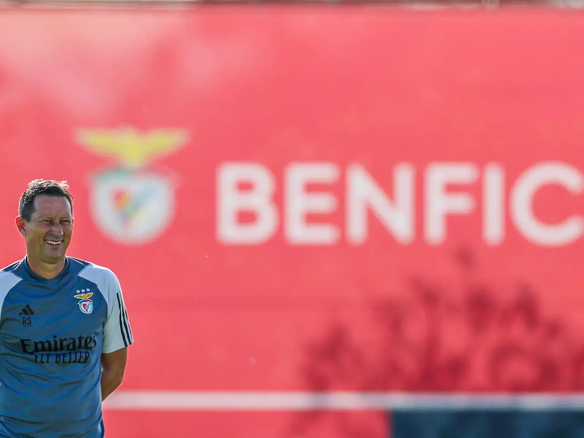 Schmidt visa adeptos do Benfica: «Se não respeitam, fiquem em casa e voltem  quando formos campeões Se pretendem um treinador que faça as  substituições que querem, vou embora. Sempre disse que se