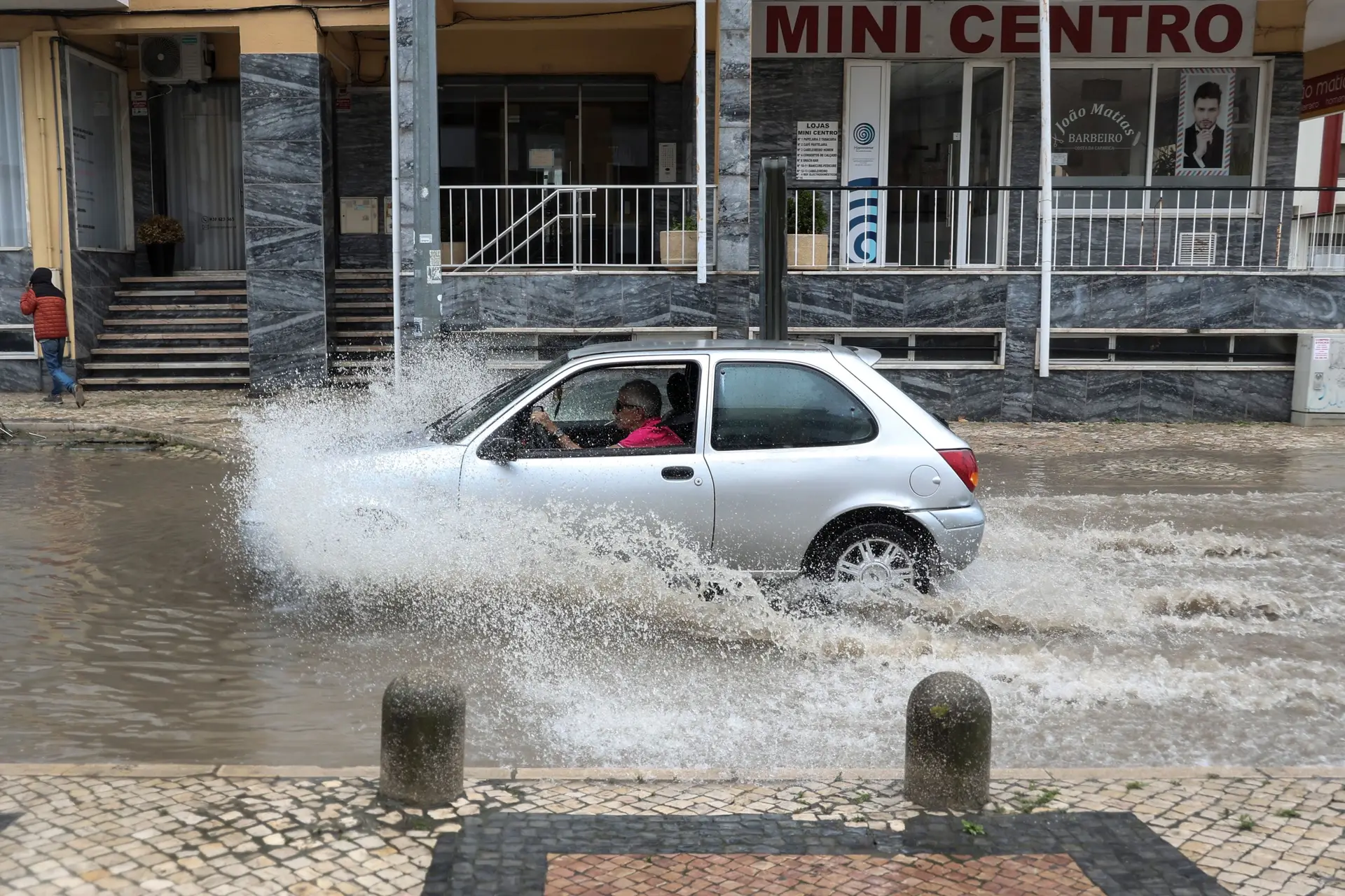 Cinco distritos sob aviso amarelo devido à chuva