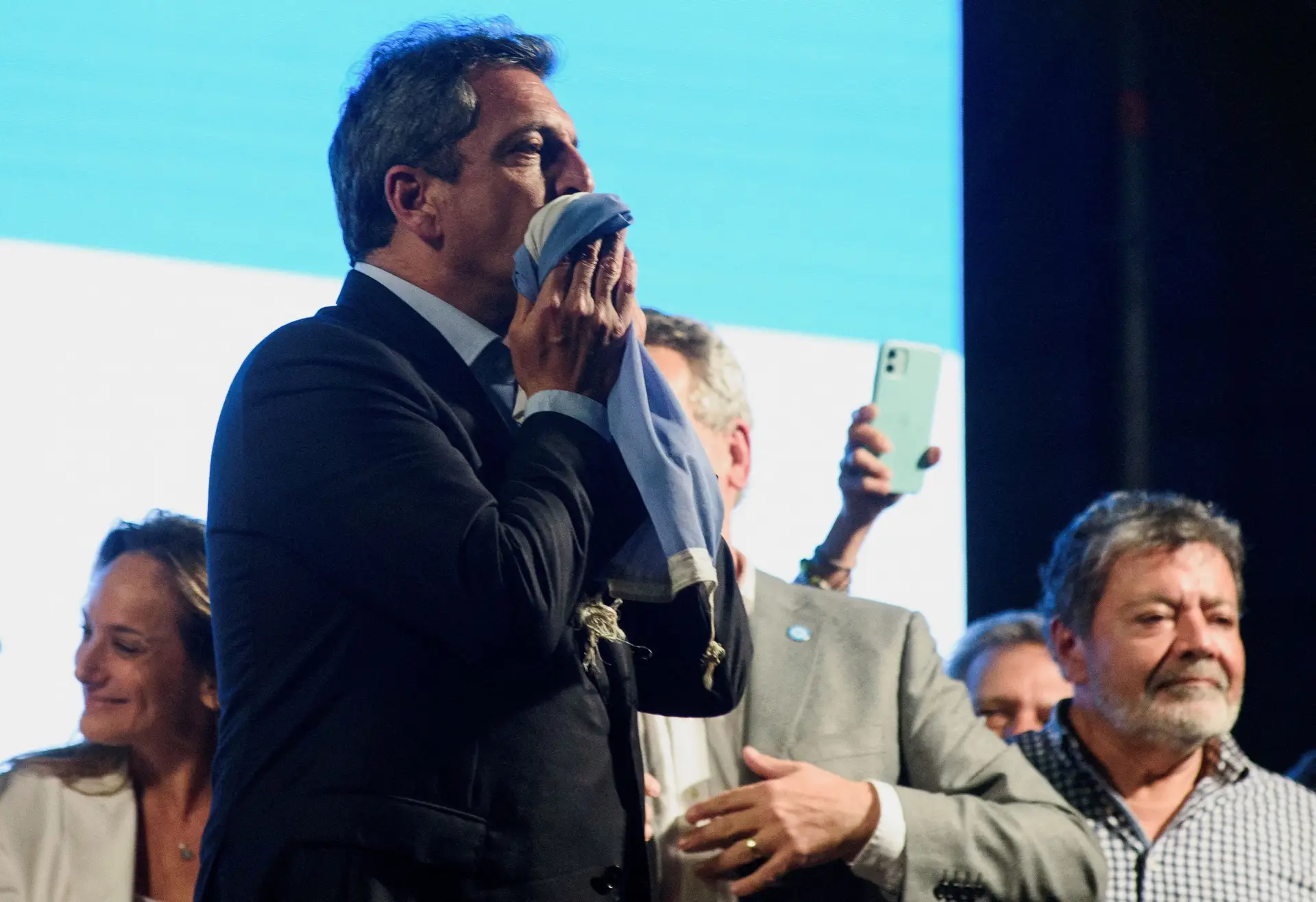 Vitória surpreendente nas Presidenciais da Argentina, decisão segue para 2.ª volta