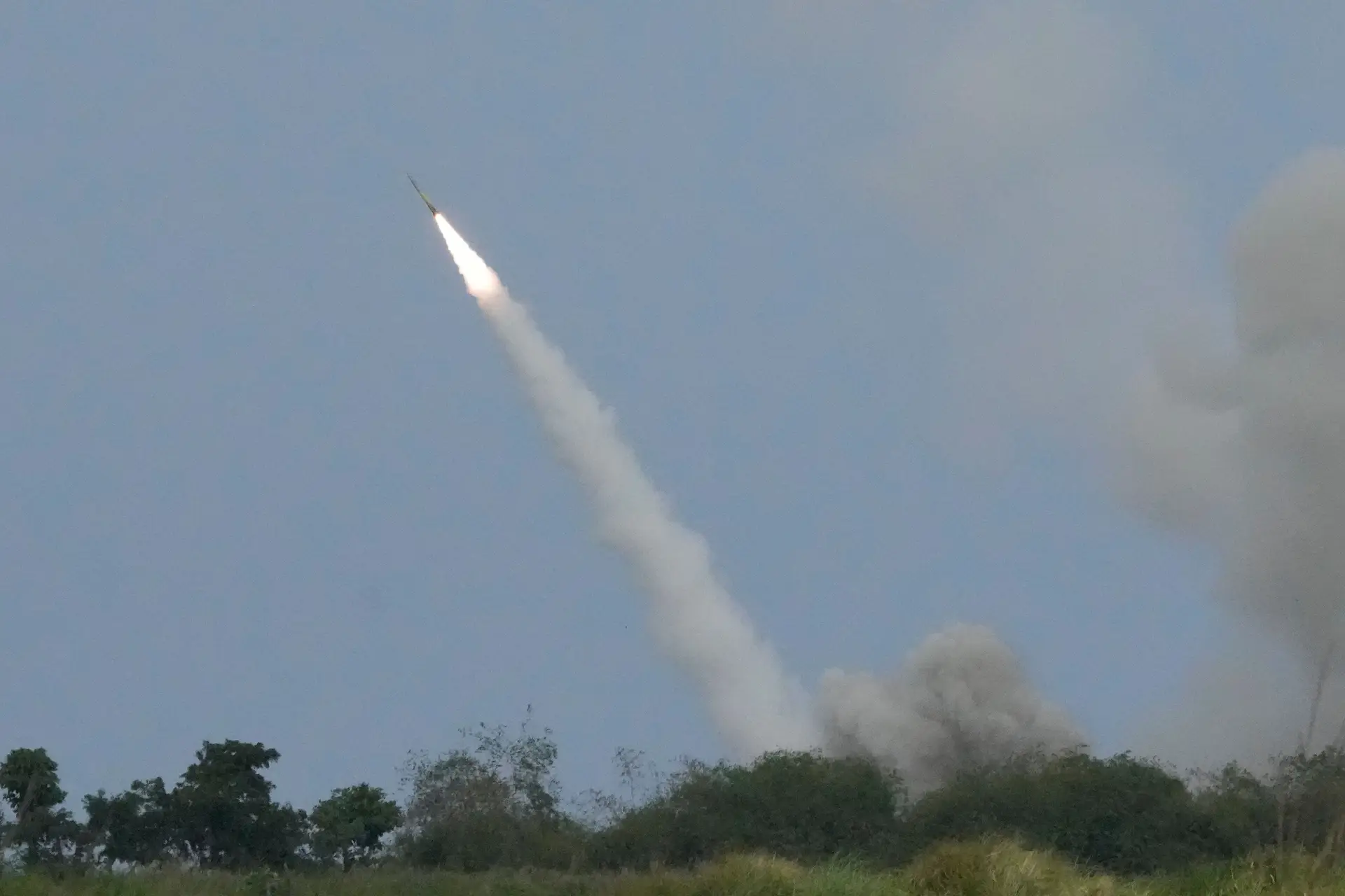 Letónia vai comprar sistemas de mísseis norte-americanos HIMARS