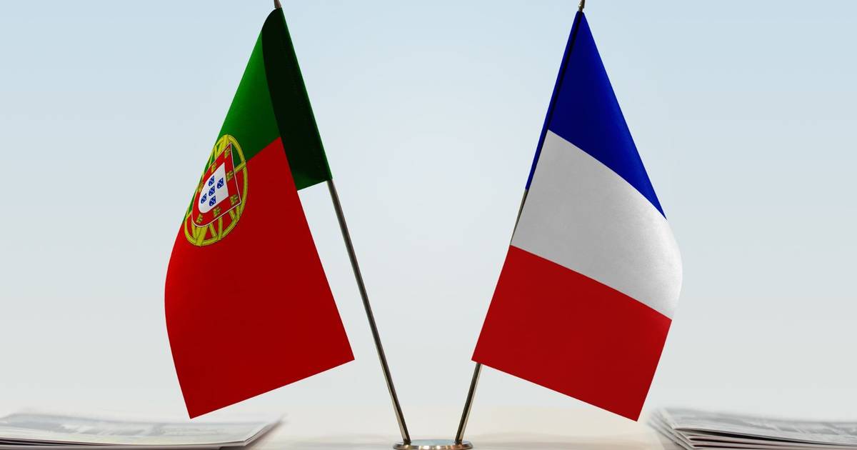 Vereador português da Câmara de Paris condenado por conflito de interesses