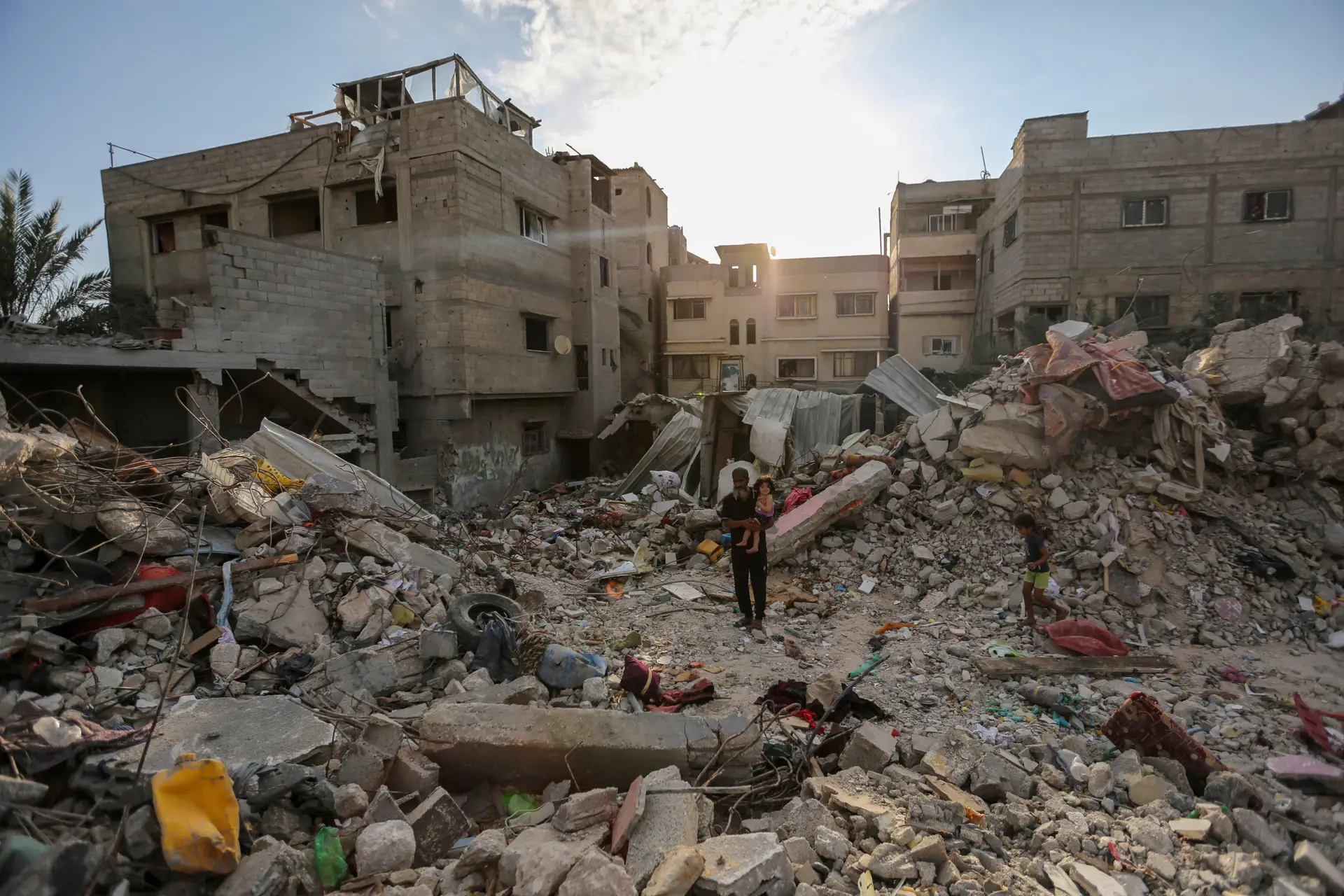 Hamas diz que 27 pessoas morreram num ataque junto a escola da ONU