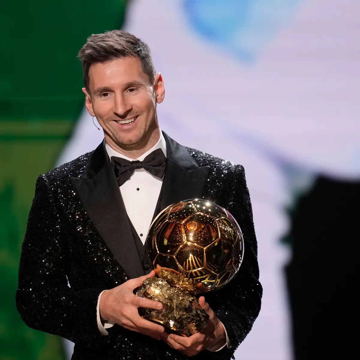 Sem surpresa: dono de recordes, Messi leva sua quarta Bola de Ouro