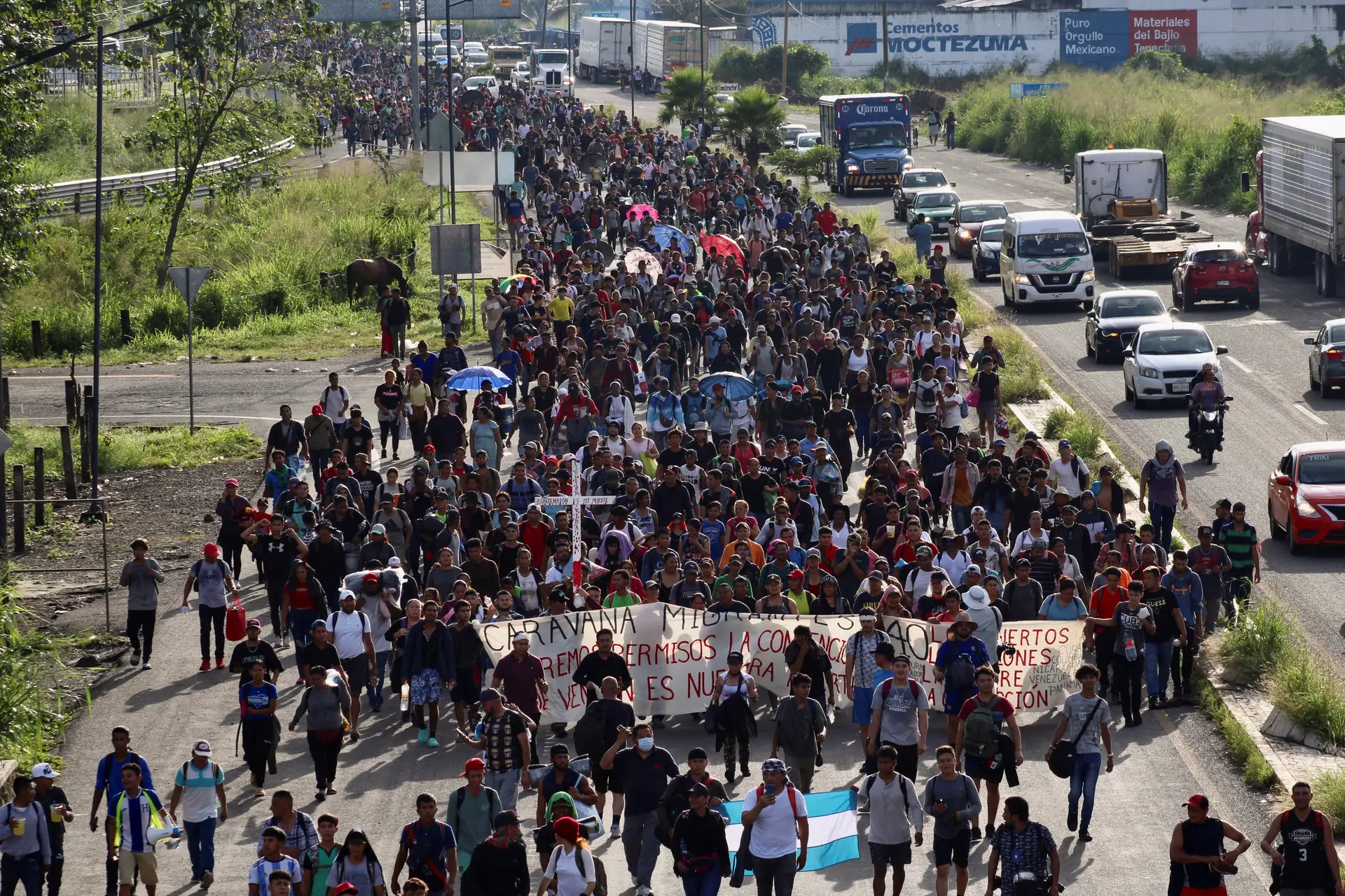 Caravana de quatro mil migrantes dirige se para os EUA alertam autoridades mexicanas