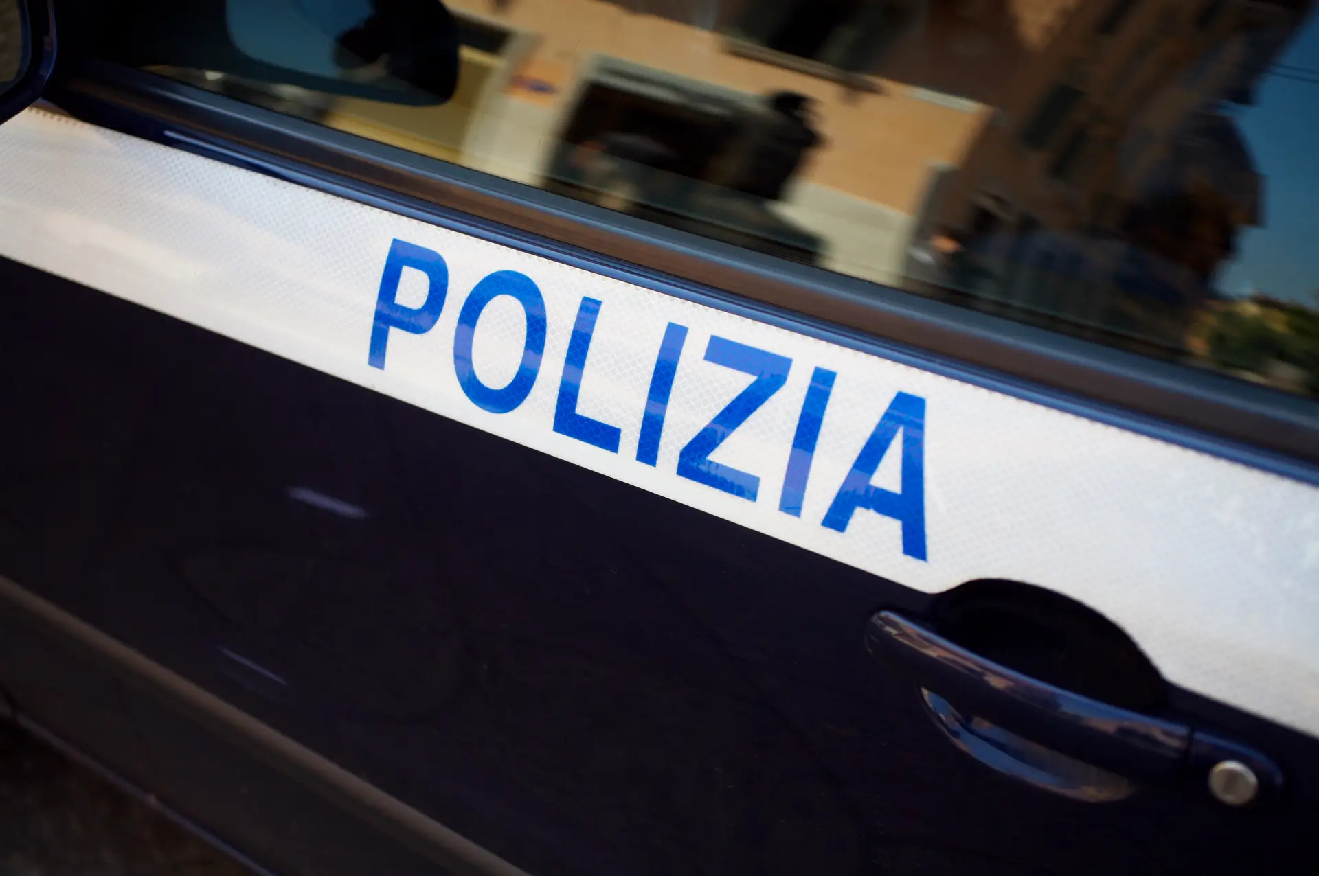 2023-11-09-Policia-italiana.jpg-e0c6ab4b