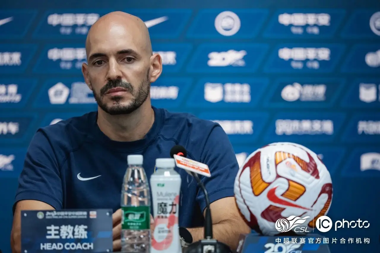 Treinador mais jovem da Superliga da China é português e conseguiu a manutenção