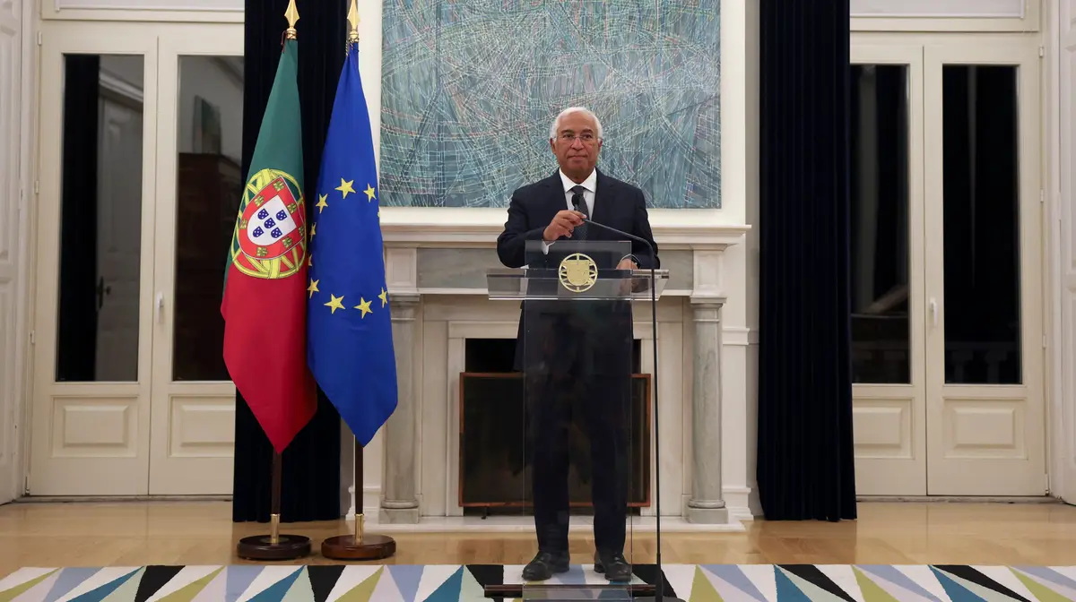 O primeiro-ministro, António Costa, fala à imprensa na residência oficial de São Bento em Lisboa