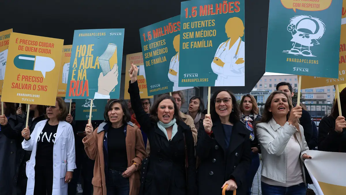 Manifestação de médicos no Porto
