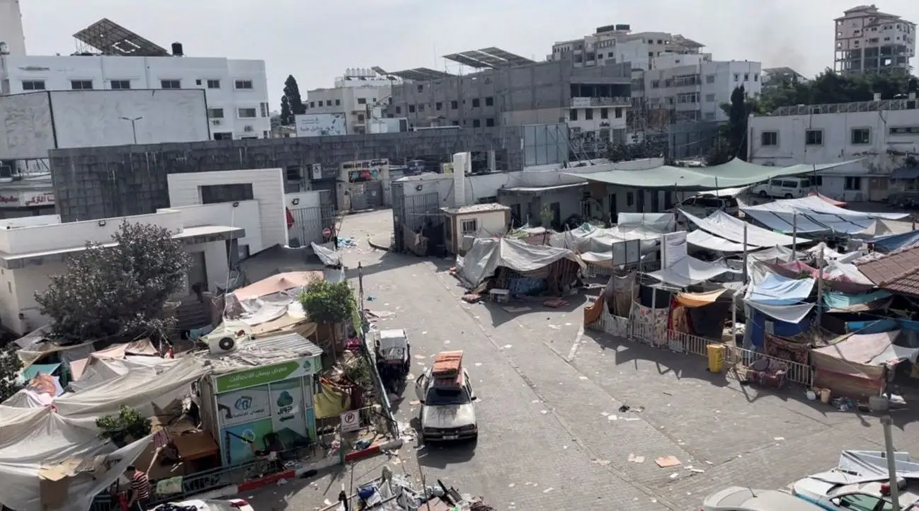 Militares israelitas em confrontos com Hamas perto do hospital Al-Shifa