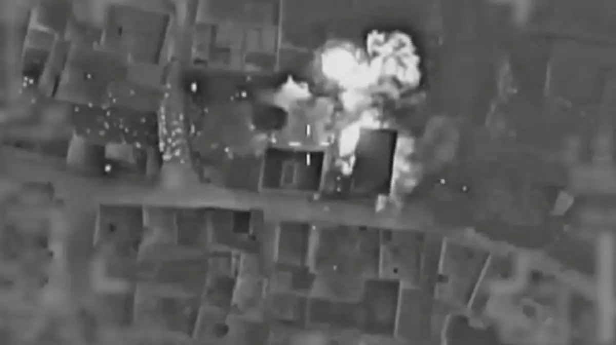 Imagens de um ataque de Israel a instalações do Hezbollah no Líbano