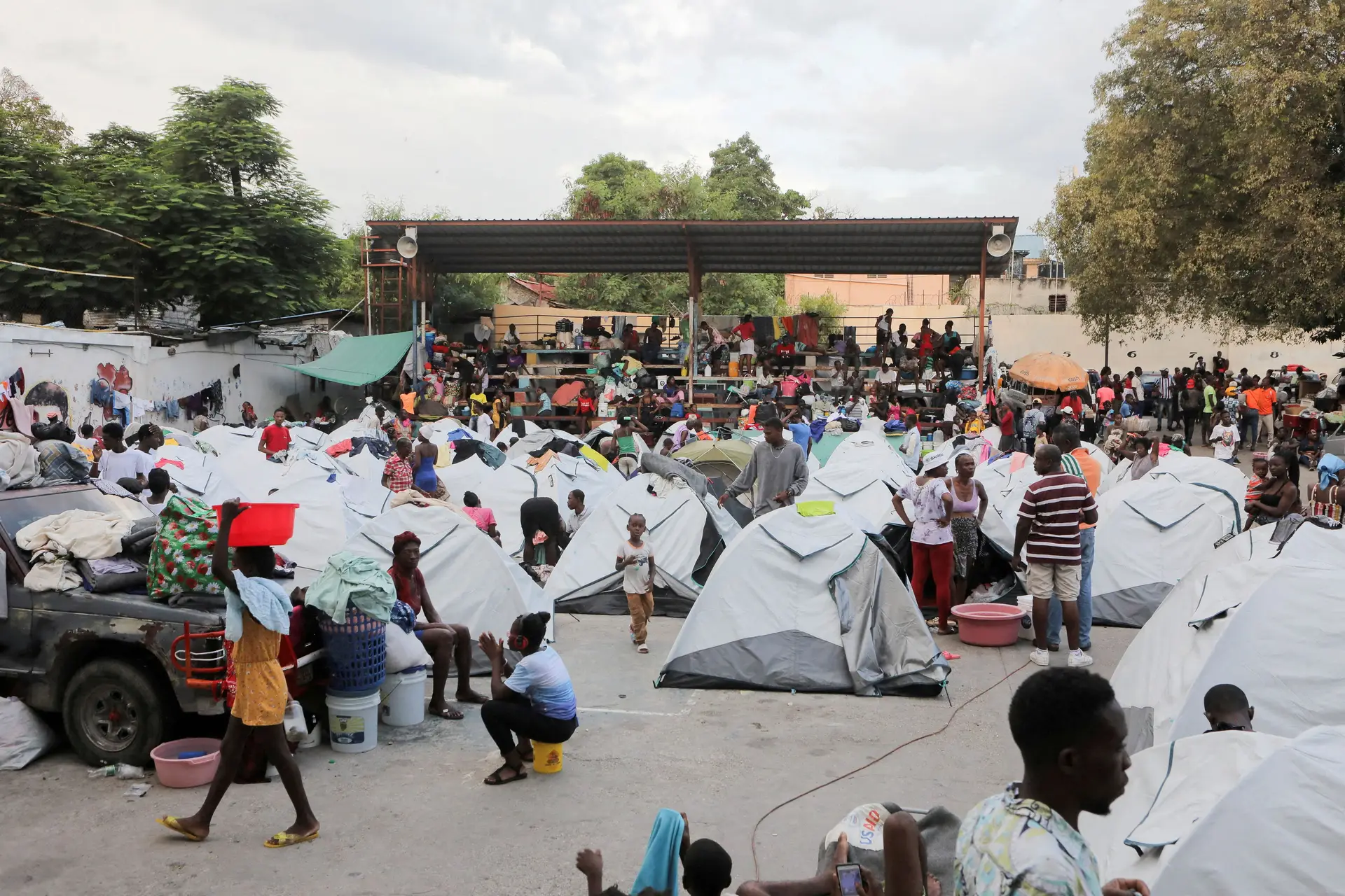 Haiti: confrontos entre gangues fazem dezenas de feridos e encerram hospital