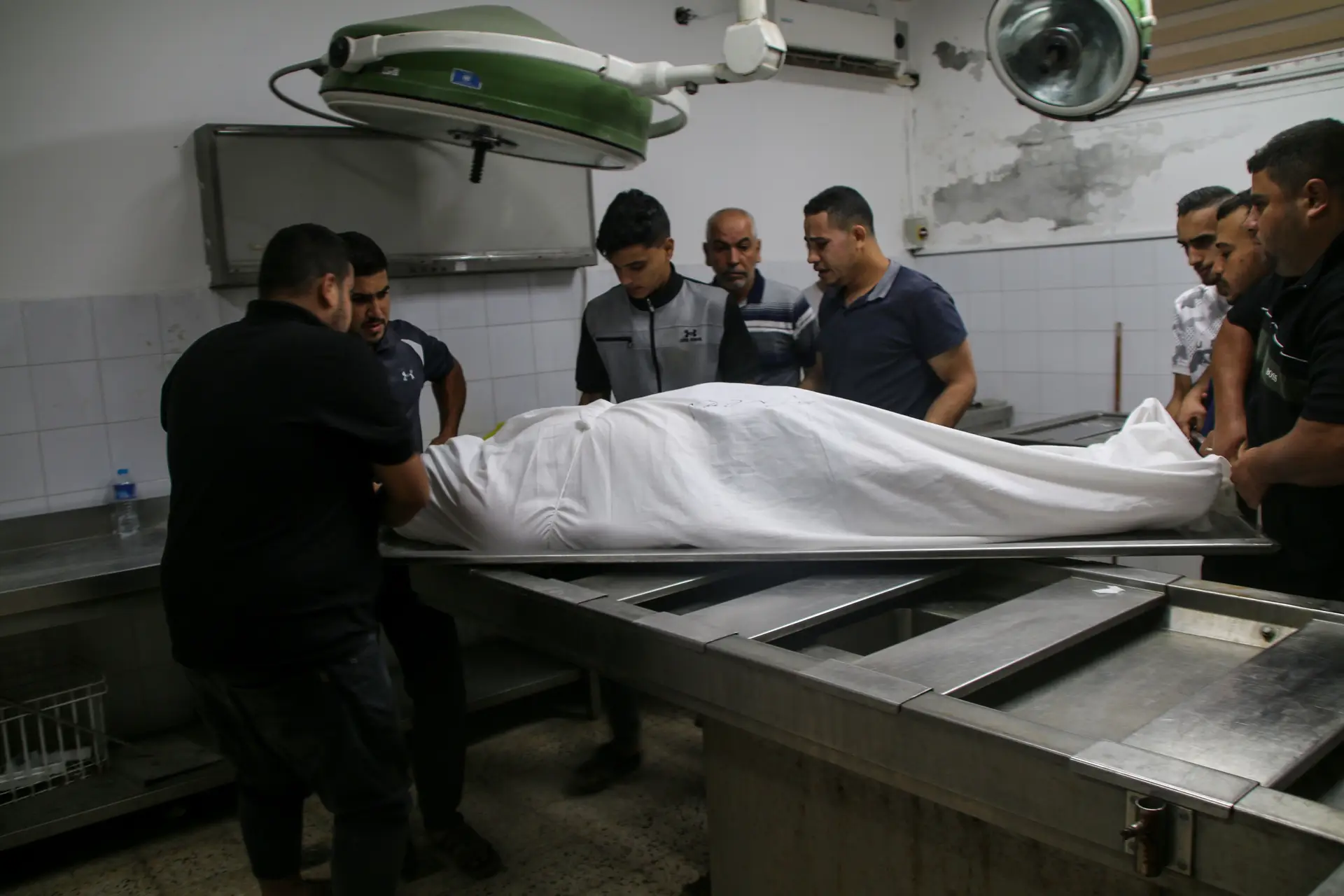 Governo do Hamas anuncia novo balanço de mais de 14 mil mortos