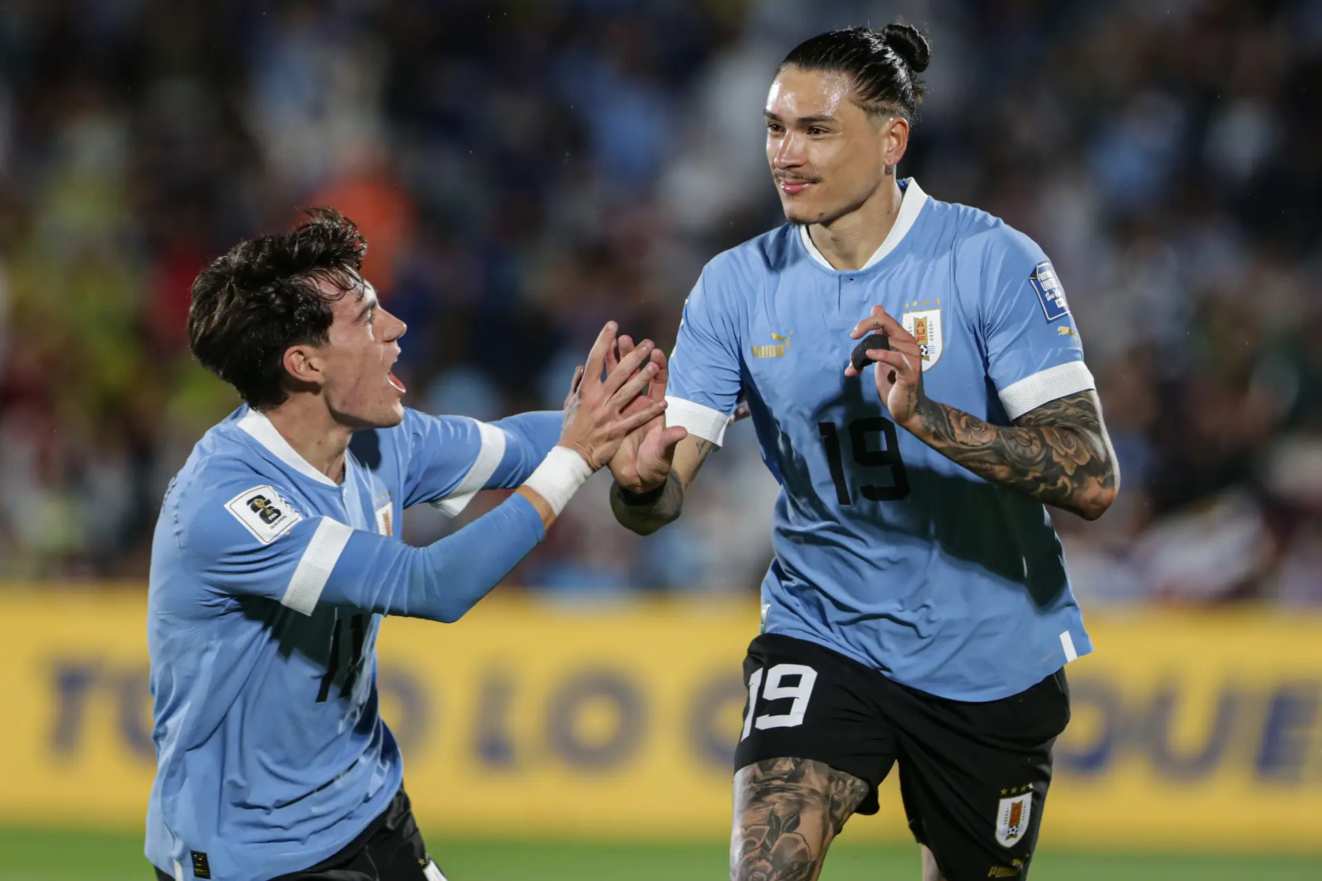Otamendi decide o jogo quente entre Brasil e Argentina e Darwin faz mais  dois golos pelo Uruguai