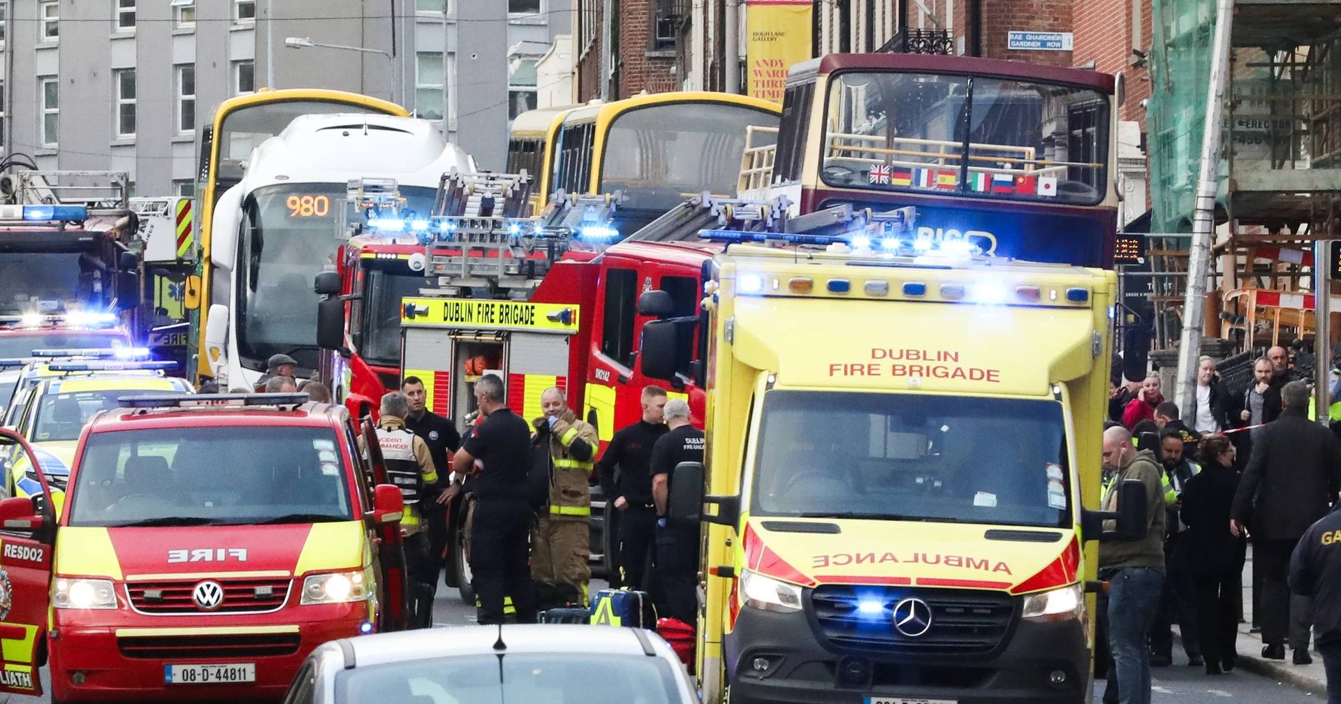 Ataque con cuchillo cerca de una escuela de Dublín deja cinco heridos, entre ellos tres niños