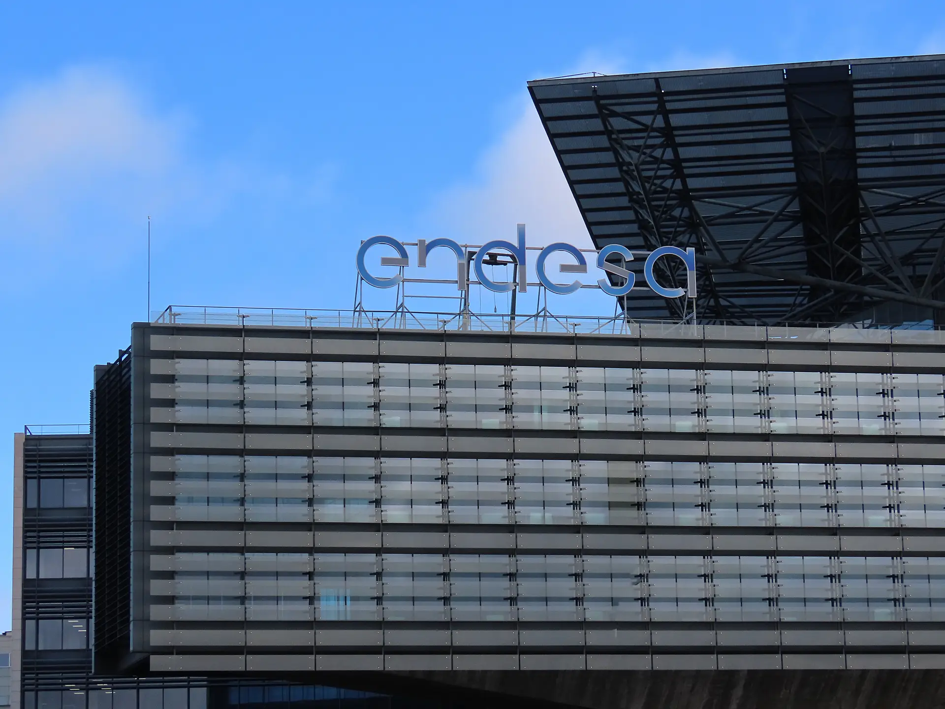 Enel quer expandir distribuição de energia para EUA e outros