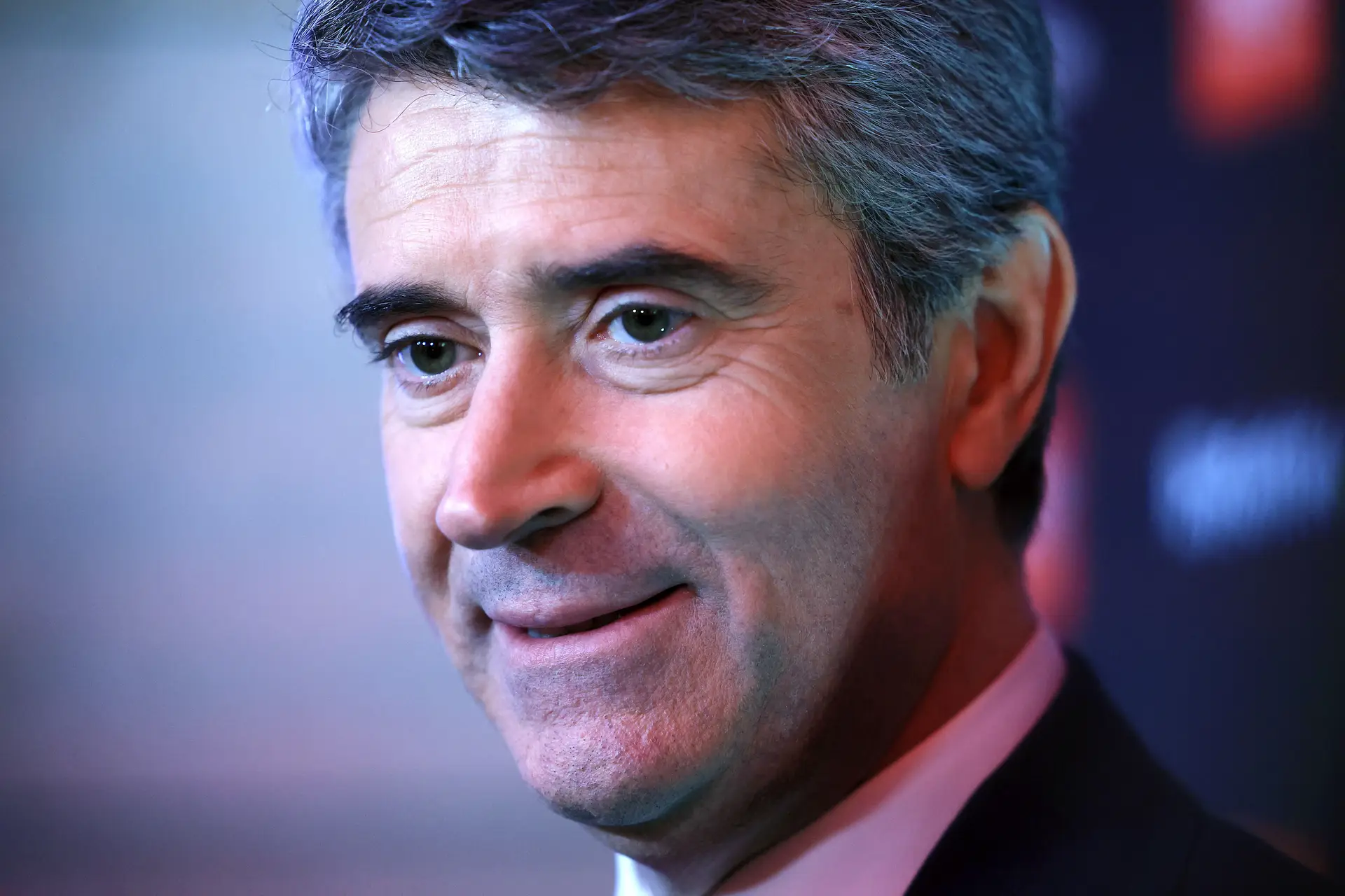 José Luís Carneiro responde a Pedro Nuno: "Os monólogos não são próprios das democracias"