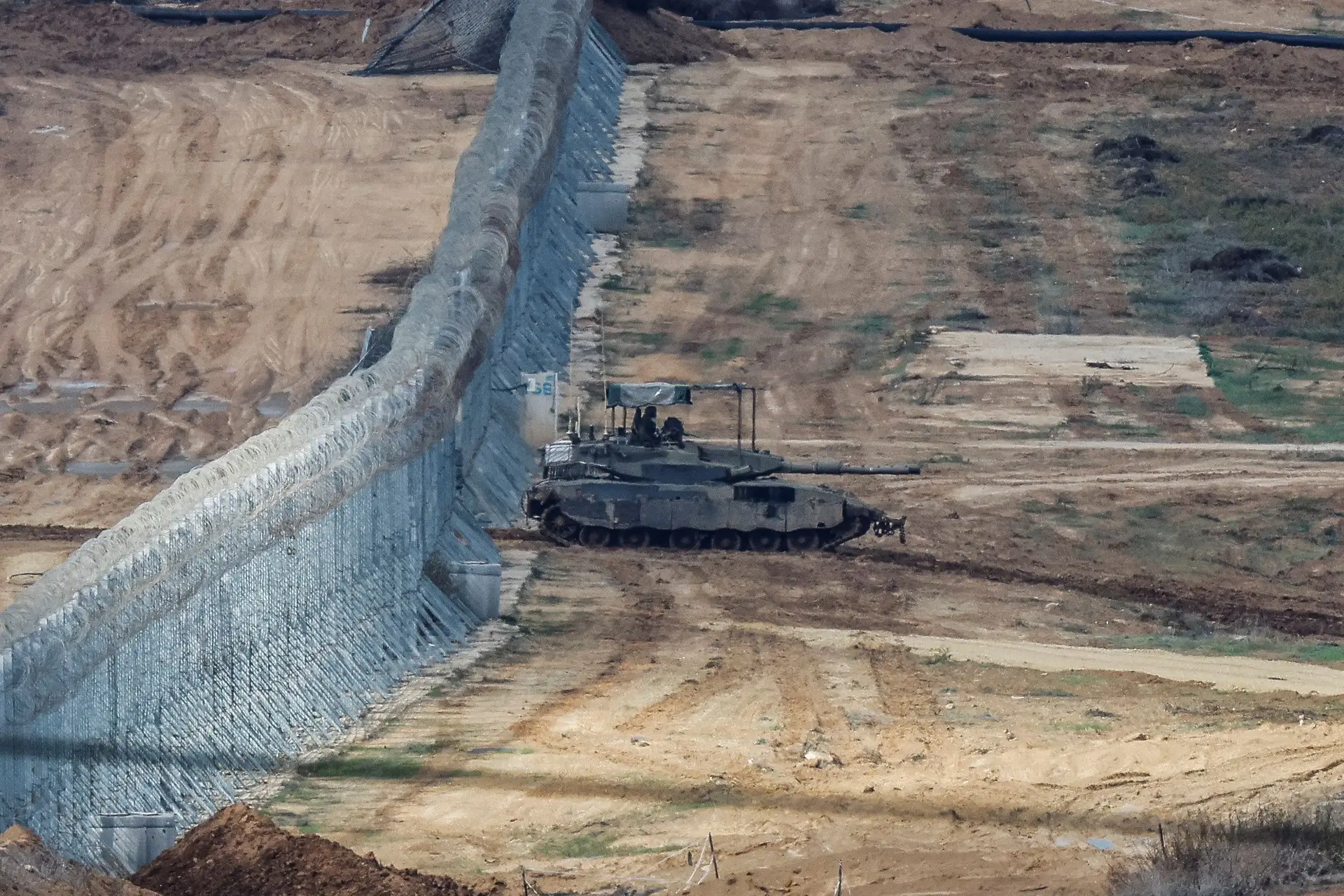 Libertados 30 presos palestinianos no quinto dia de cessar-fogo