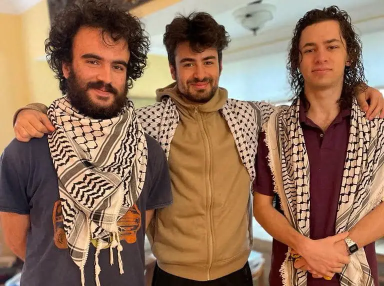 Hisham Awartani, Kinnan Abdel Hamid e Tahseen Ahmed, os jovens que foram baleados nos EUA.