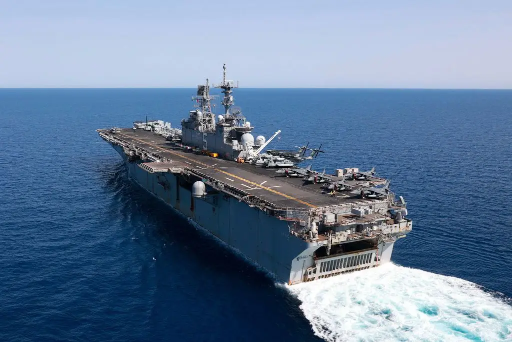 EUA abatem míssil anti-navio disparado pelos Houthis no mar Vermelho