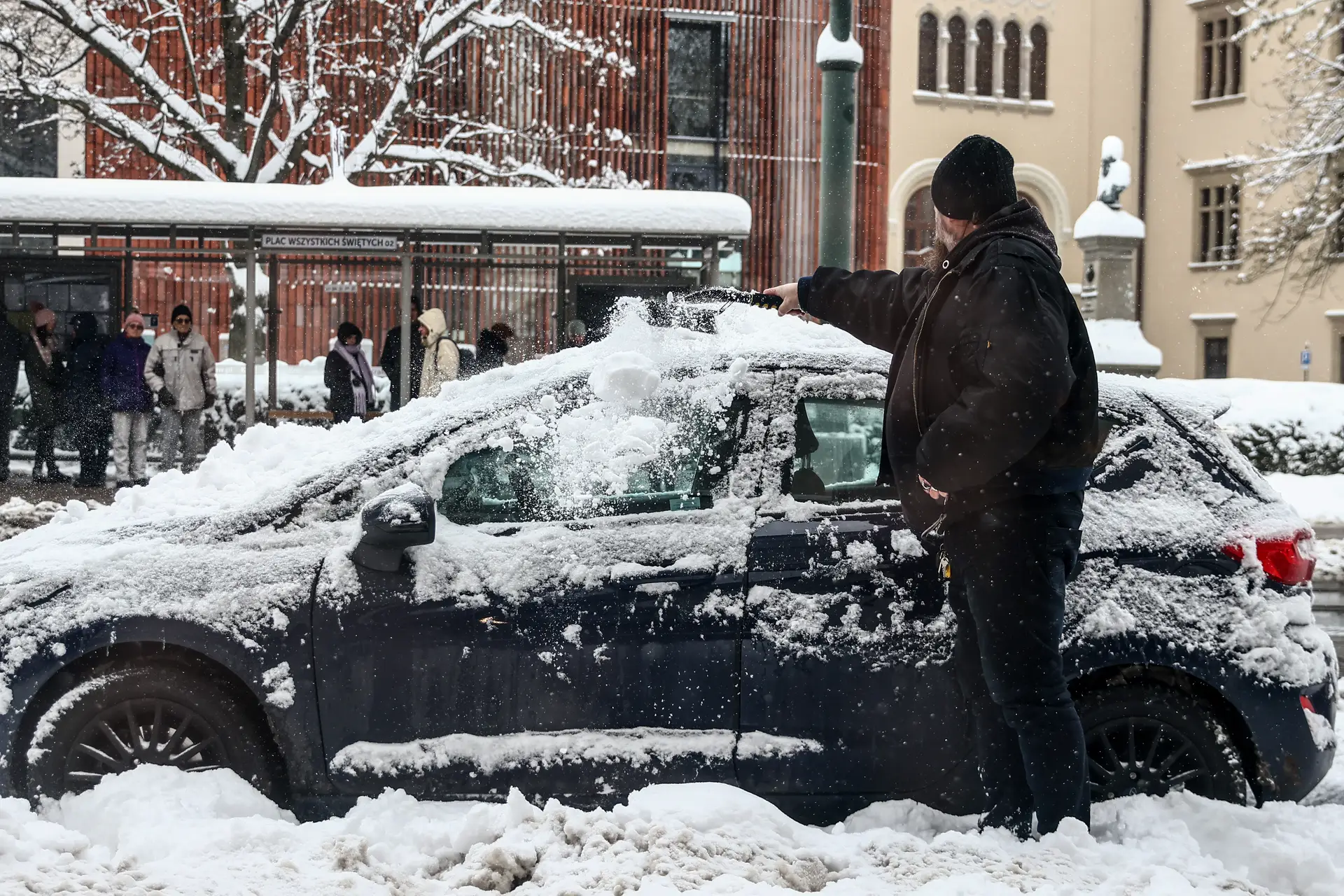 Vaga de frio na Europa: cidades cobertas de neve - SIC Notícias