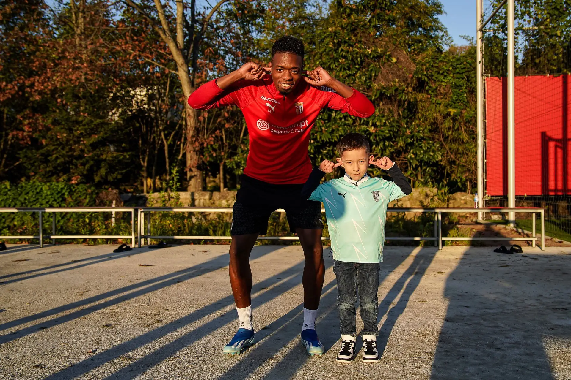 Depois de emocionar as bancadas da Pedreira, SC Braga cumpre sonho do pequeno Martim