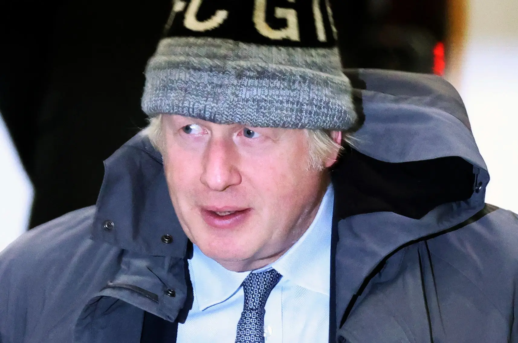 Emociona-se e assume responsabilidade: as 10 horas de inquérito de Johnson sobre a covid