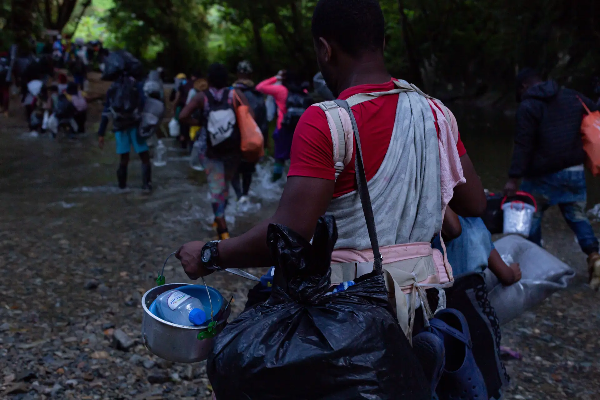Atravessar 'a floresta da morte' bate recorde: meio milhão de migrantes tenta chegar aos EUA