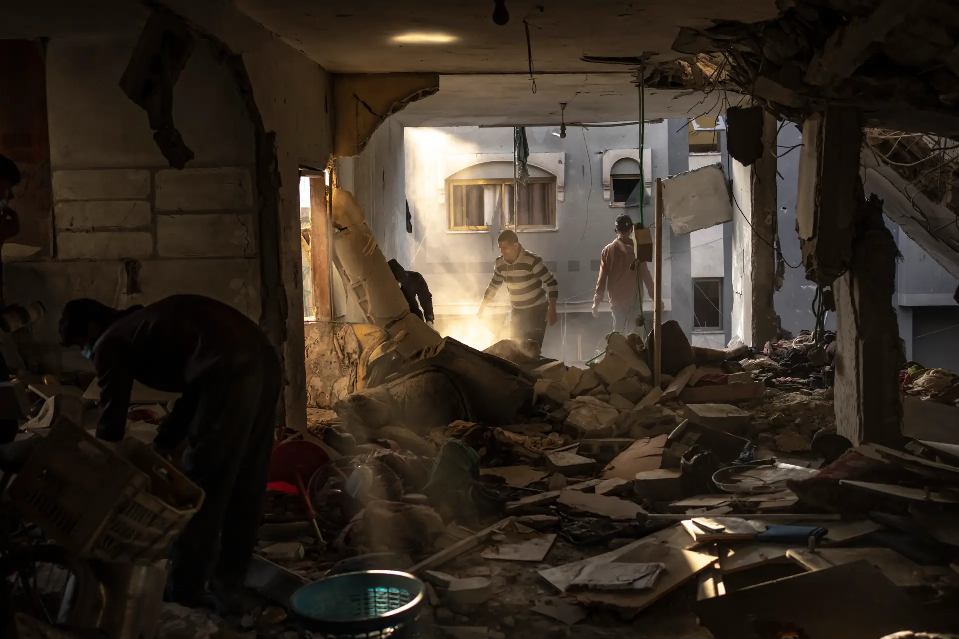 Ofensiva terrestre em Gaza atinge campos de refugiados urbanos