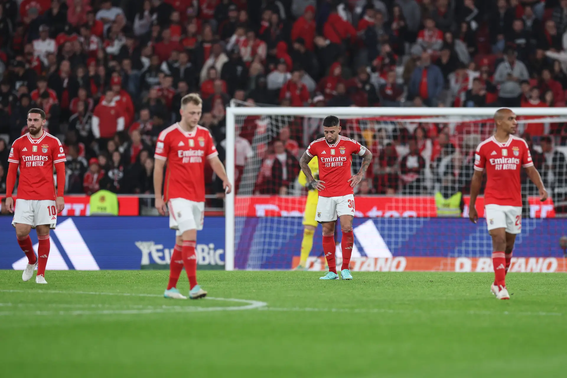 II Liga: Leixões e Benfica empataram em jogo decidido na primeira