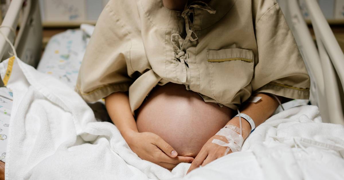 Grávida de 39 semanas dá à luz poucas horas depois de ser enviada para casa (a 100 quilómetros)