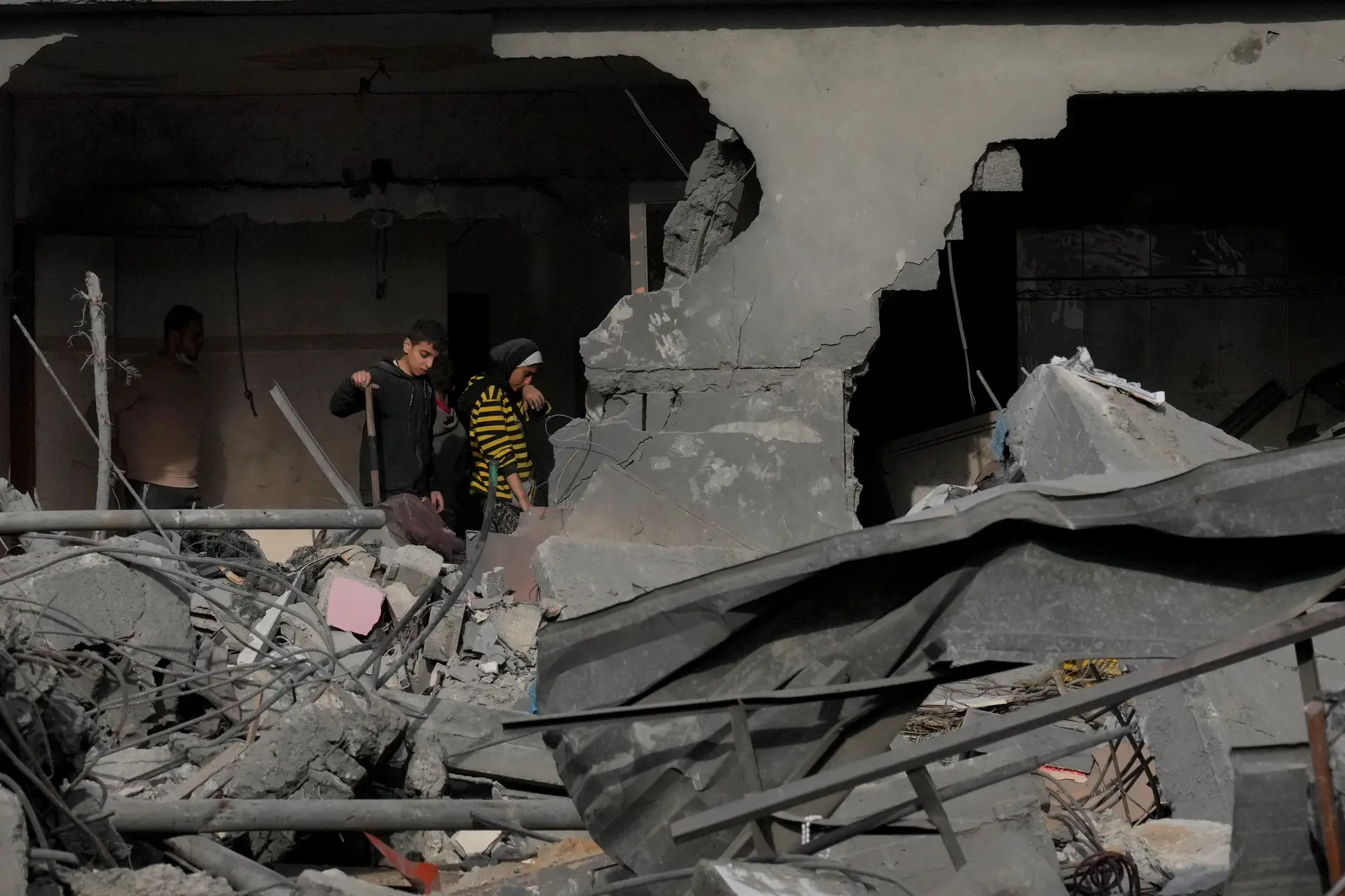 Alemanha pede a Israel que lance ataques mais direcionados para evitar  baixas civis em Gaza - SIC Notícias