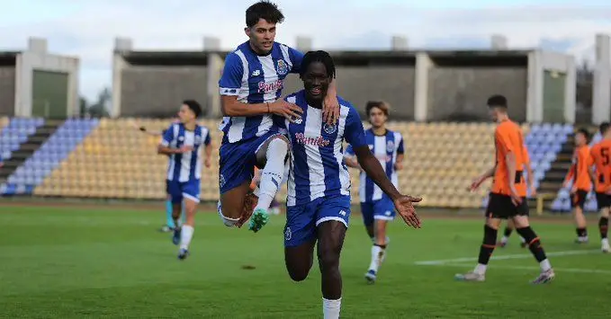 O FC Porto venceu o Shakhtar e garantiu a passagem aos oitavos de