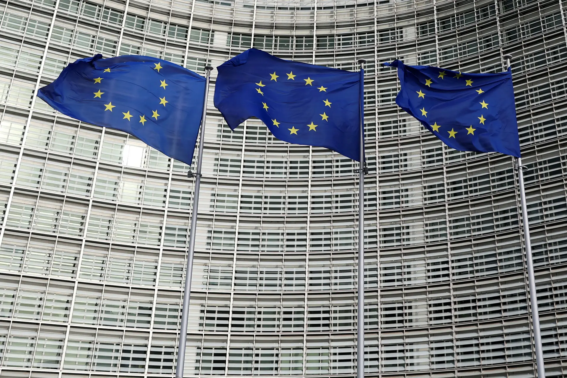 Cidadãos do Kosovo podem viajar para UE sem visto a partir de 2024