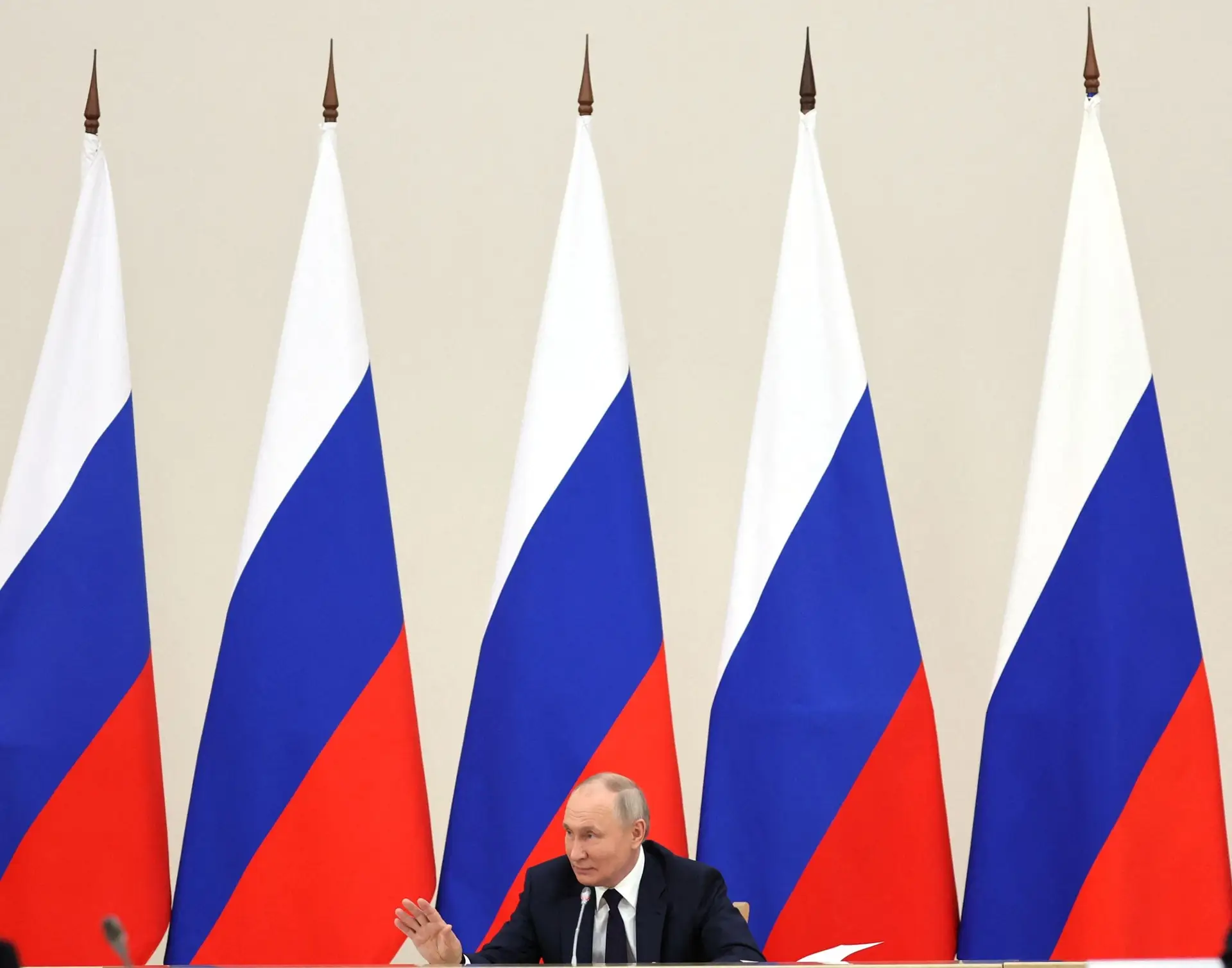 Putin dá primeira grande conferência de imprensa desde o início da guerra: o que se espera?