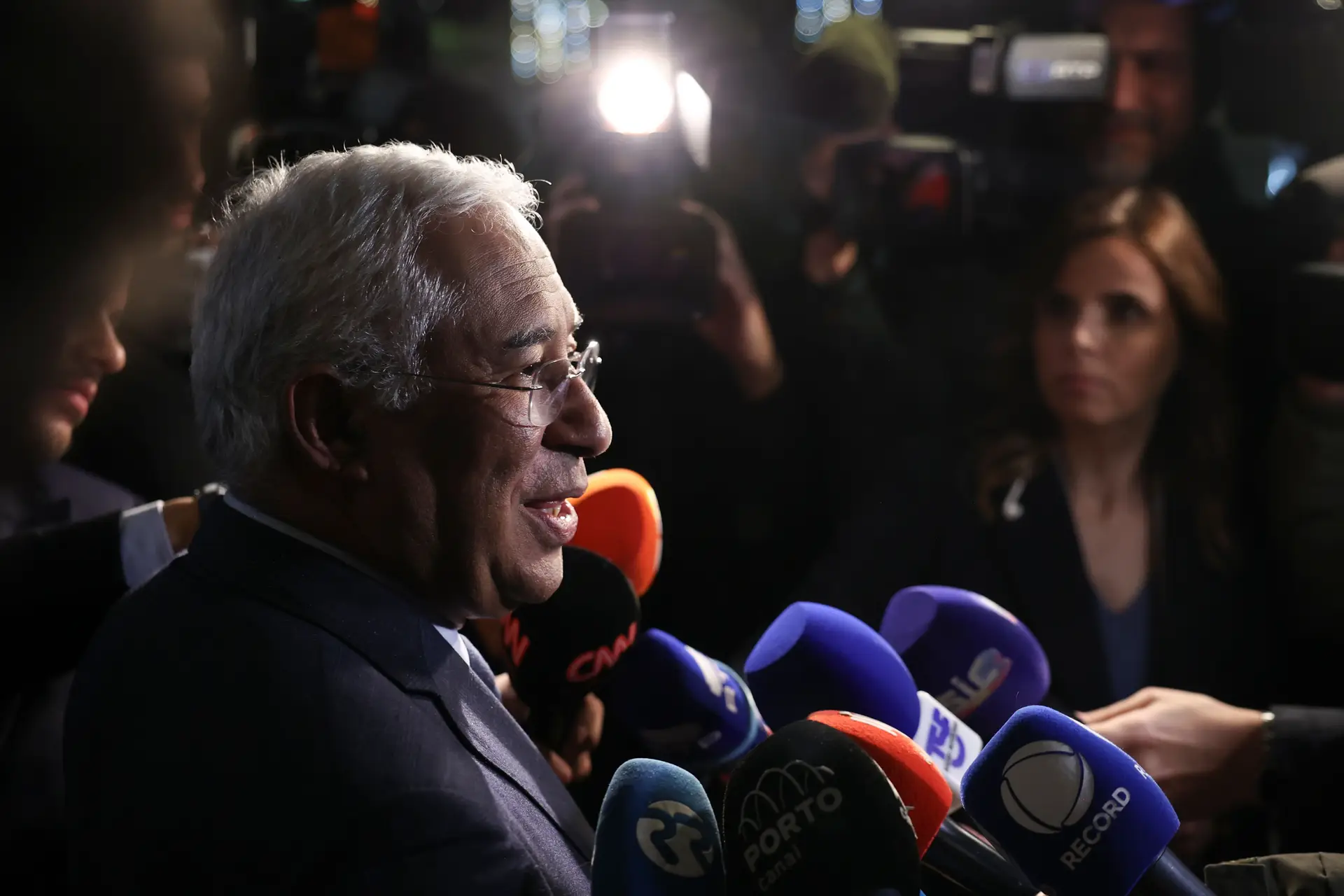 António Costa já votou e lembra que ainda não pôs os "papéis para a reforma"