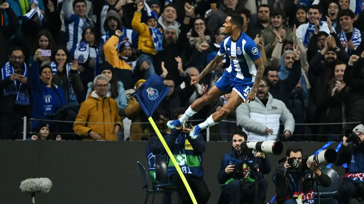 Galeno gosta de jogar frente ao Shakhtar. FC Porto vence e está