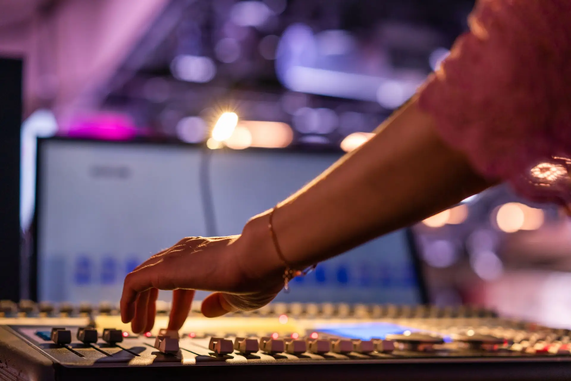 É oficial: quota mínima de música portuguesa na rádio fixada nos 30%