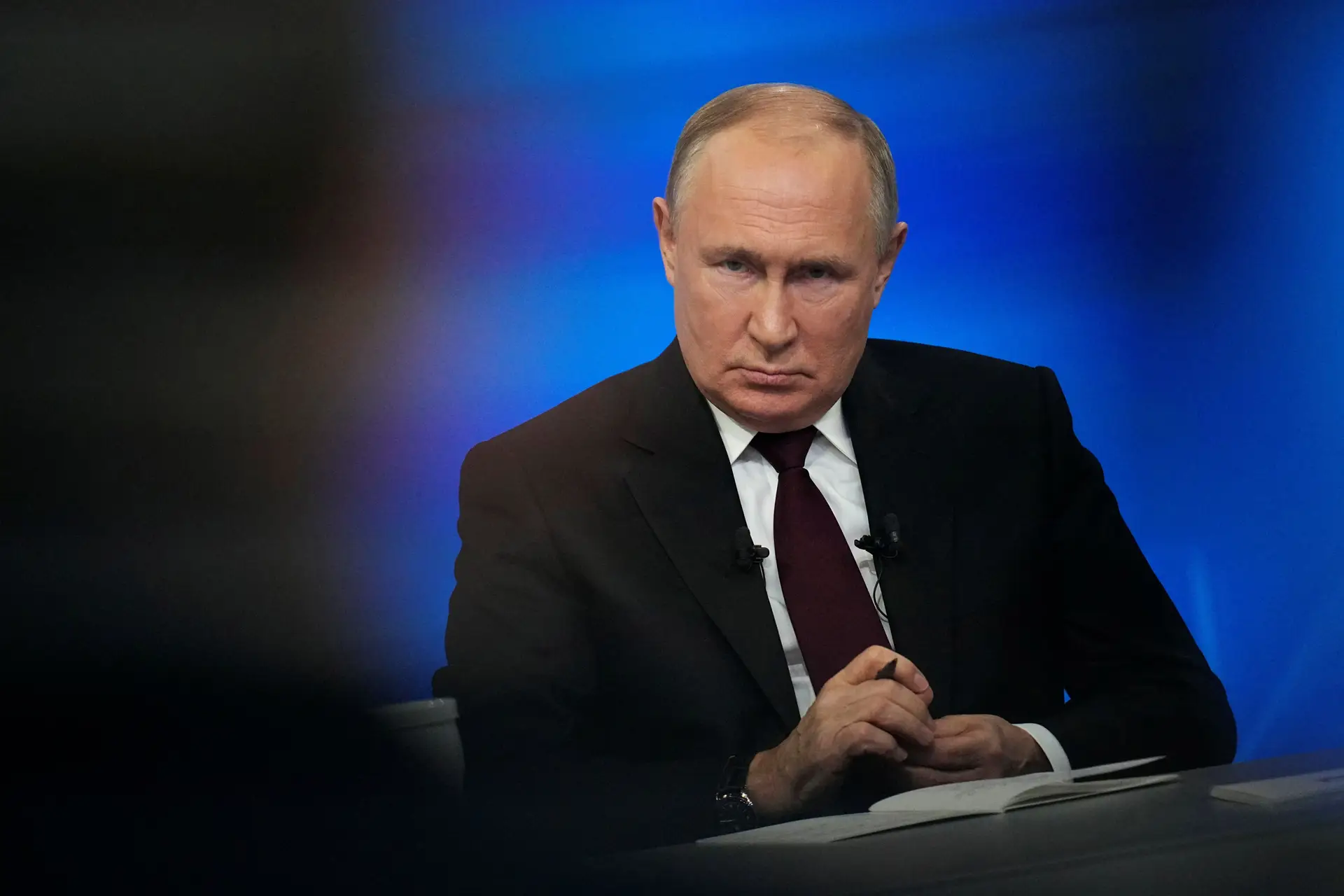 Putin avisa Finlândia que terá problemas com a Rússia por aderir à NATO