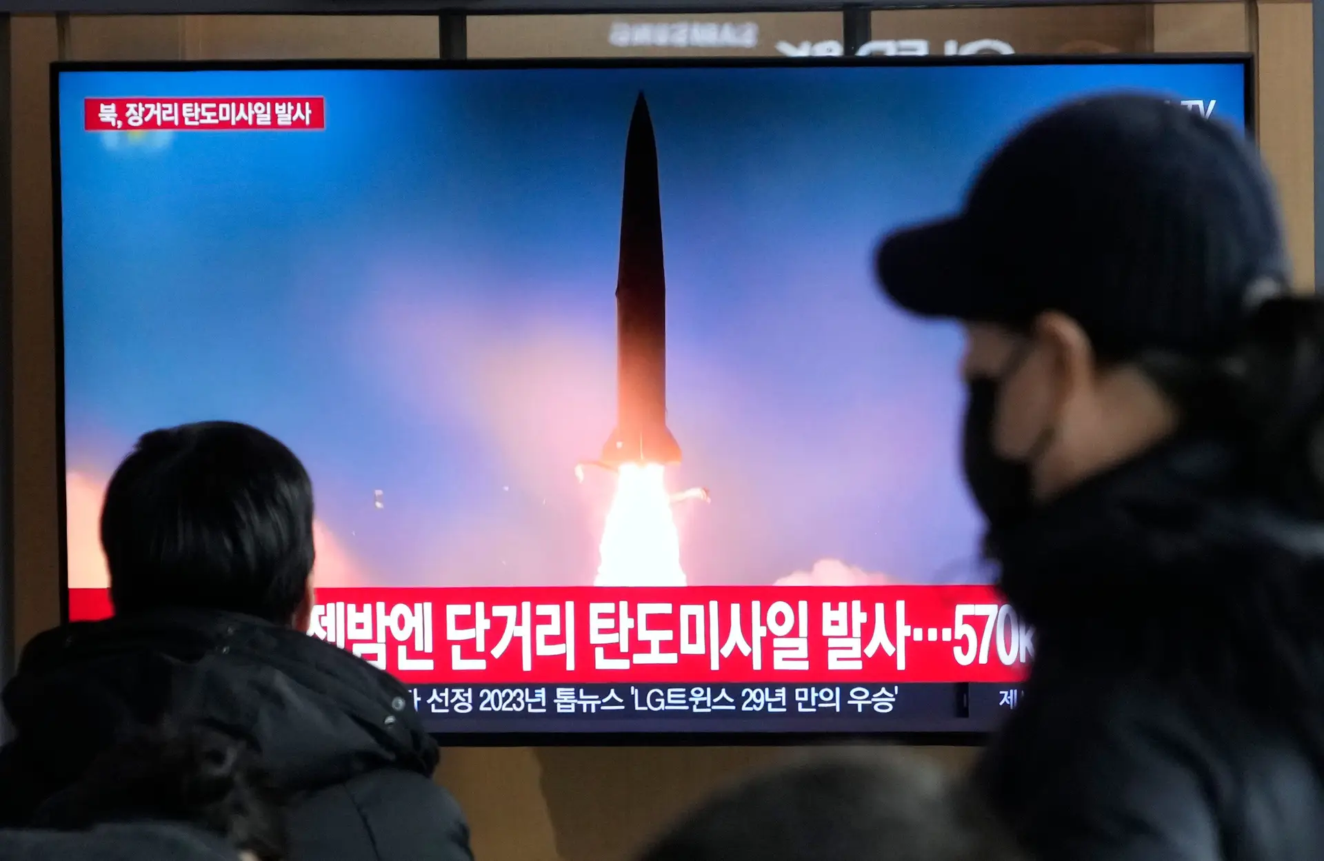 Coreia do Norte volta a disparar mísseis balísticos