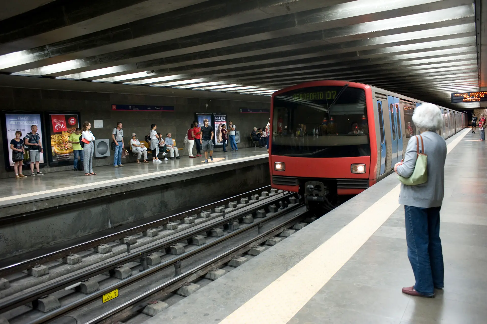 Chuva intensa interrompe circulação na Linha Amarela do Metro de Lisboa