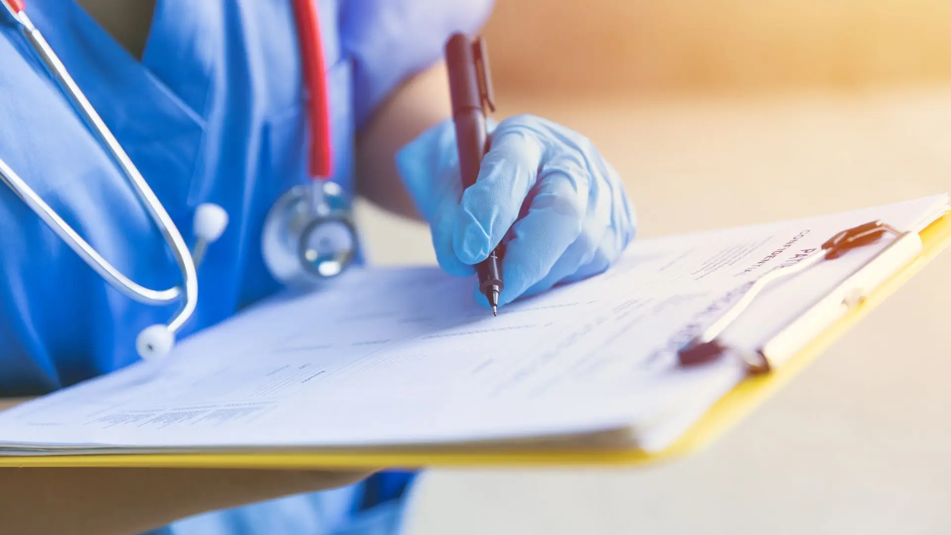 A partir de março, médicos do setor privado vão poder passar baixas