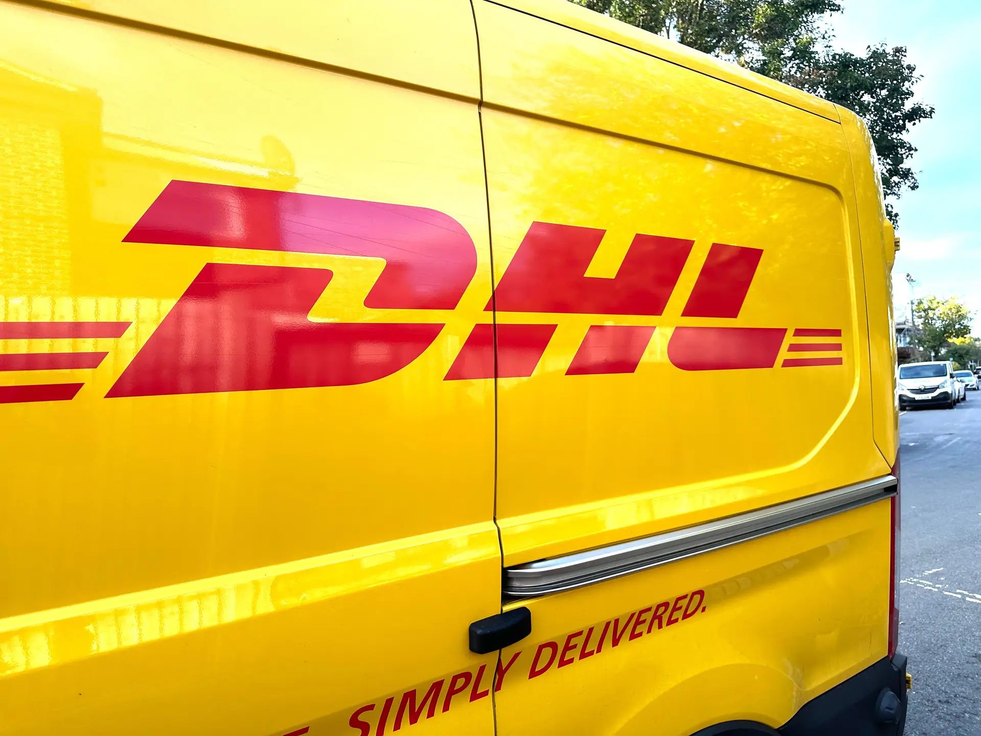 Transportadora DHL suspende envios para os EUA de encomendas superiores a 800 dólares